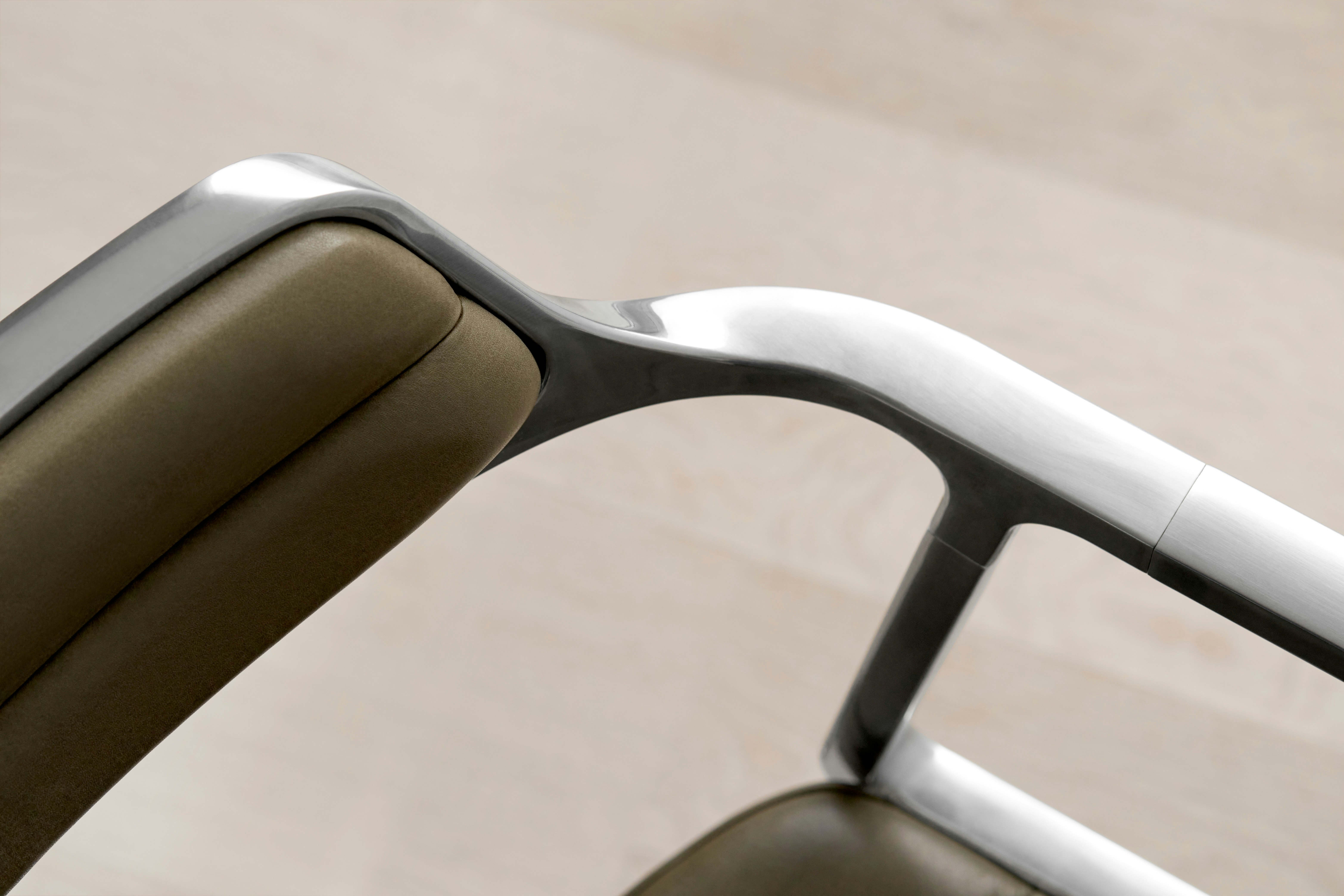 Vipp452 Swivel Chair