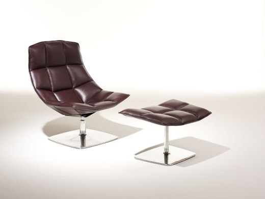 This Collection presents a sleek profile and sculptural interior that is both refined and approachable.