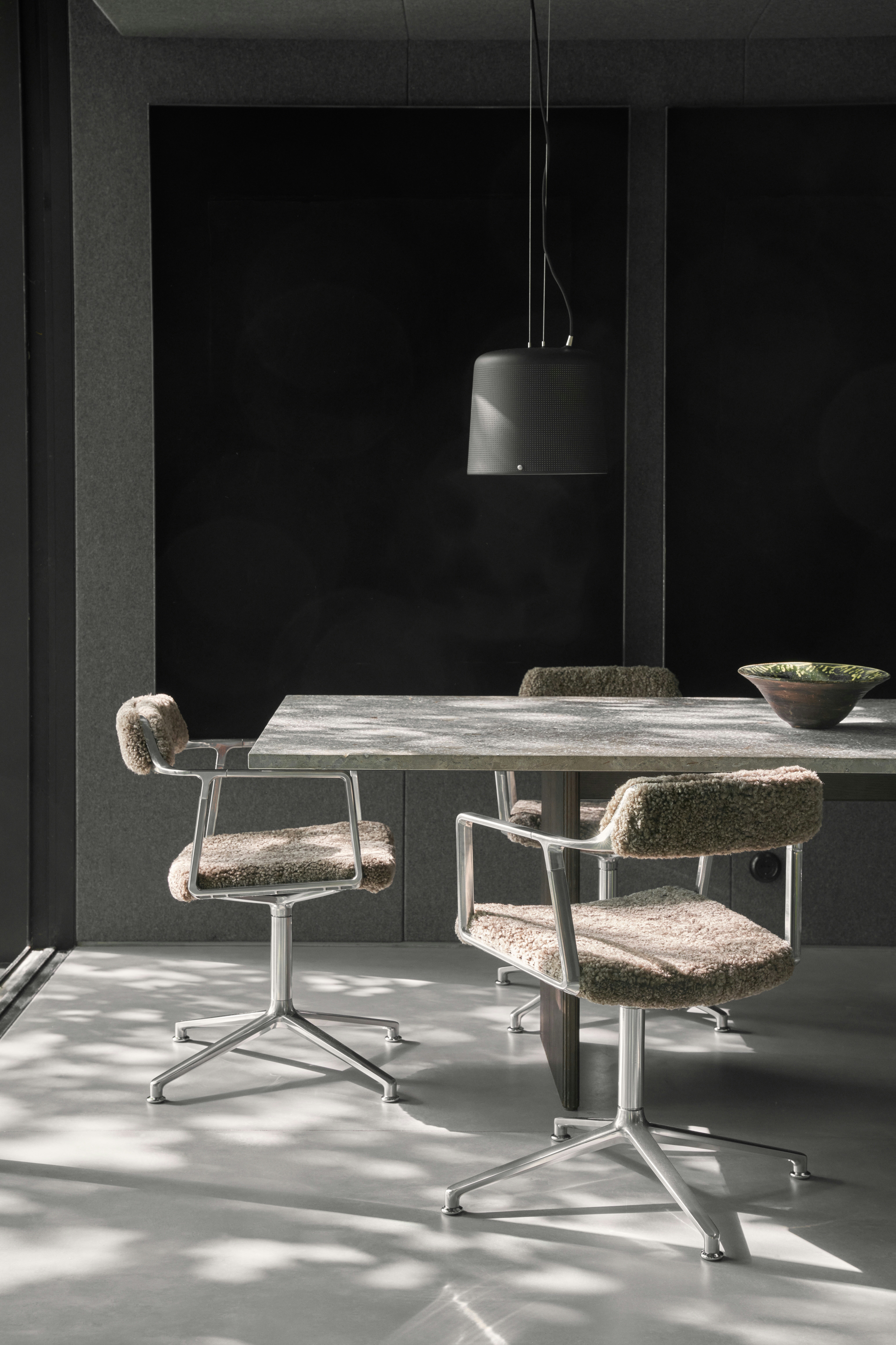 Vipp452 Swivel Chair