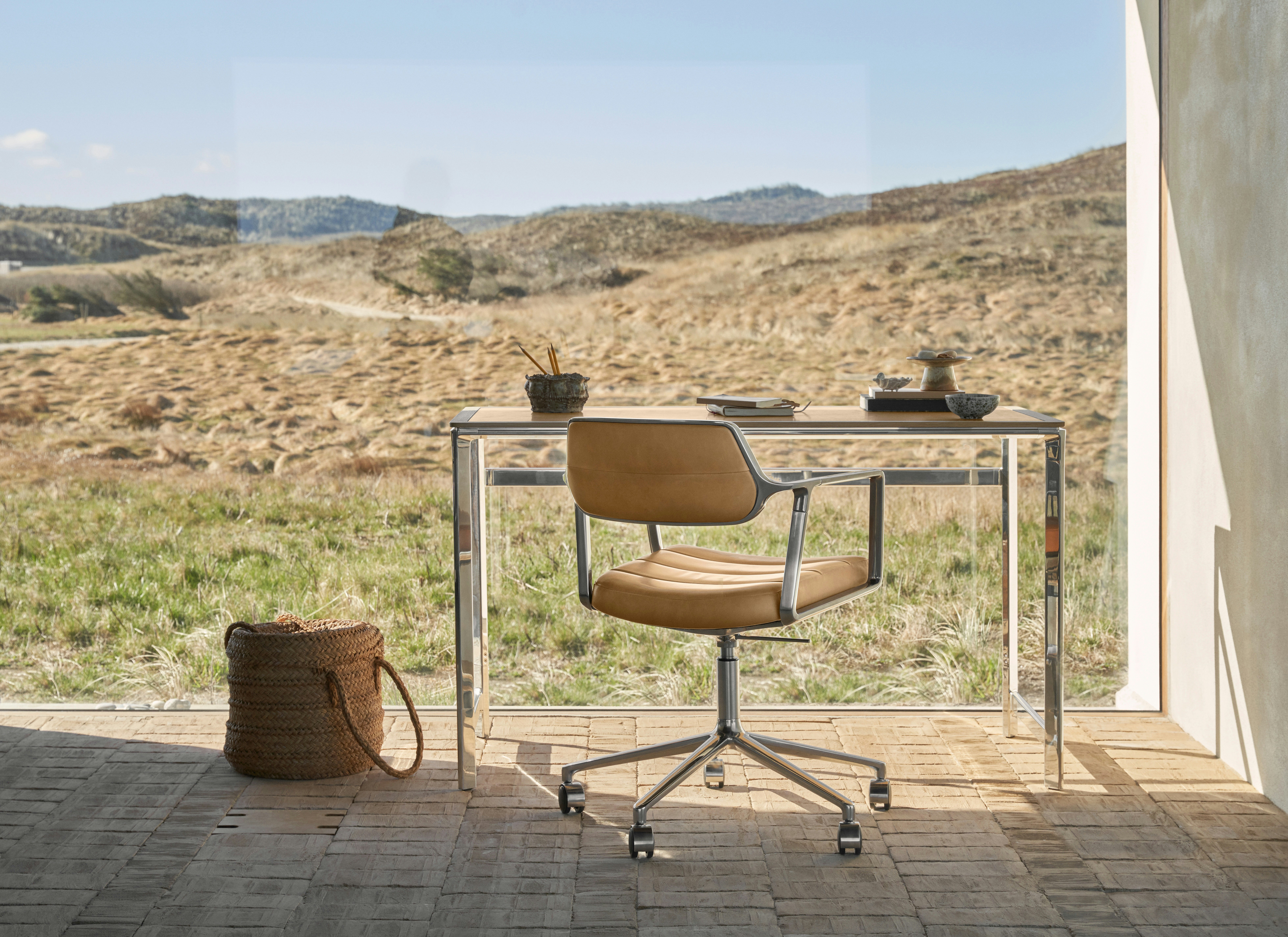 Vipp430 Studio Desk