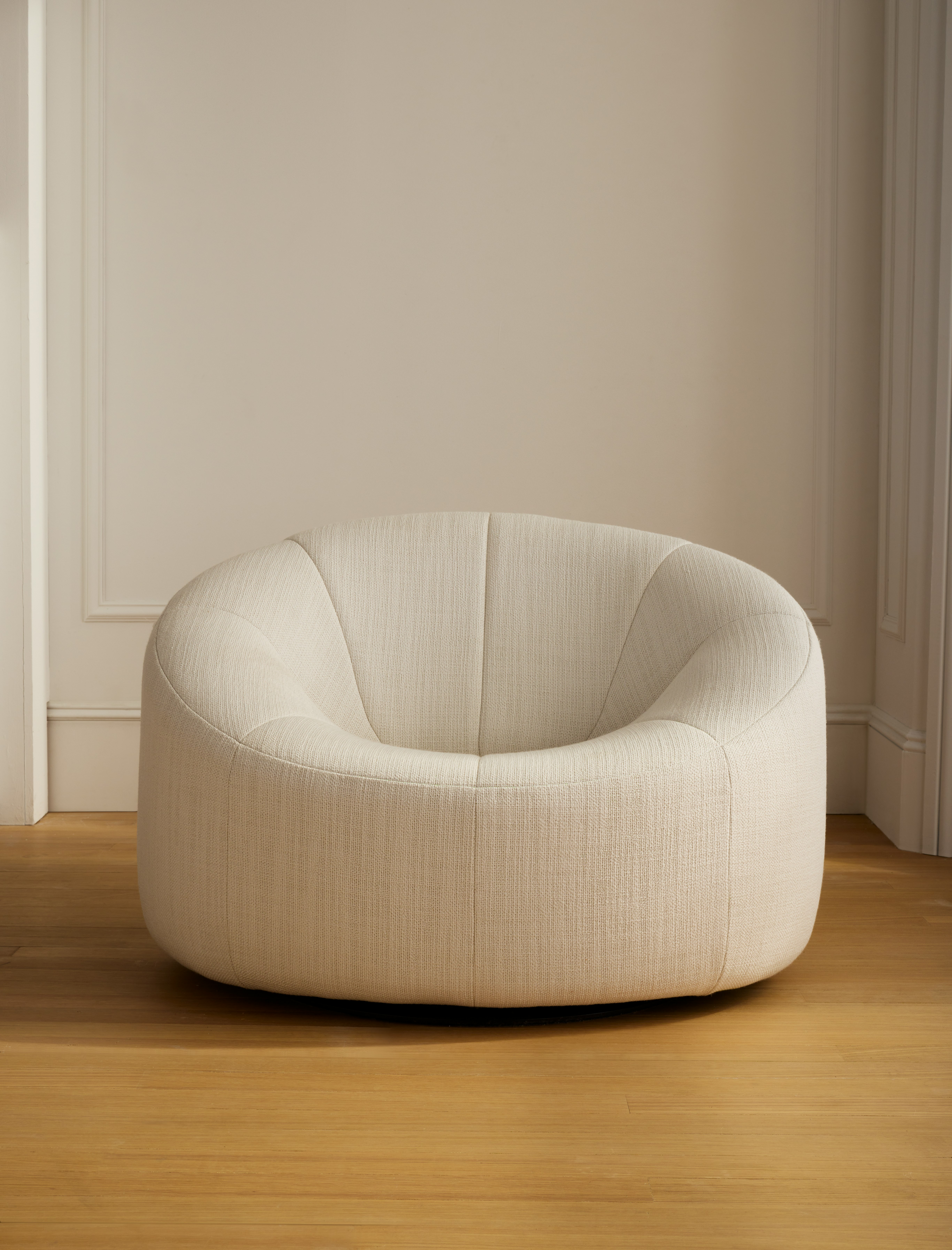 Pumpkin Swivel Chair