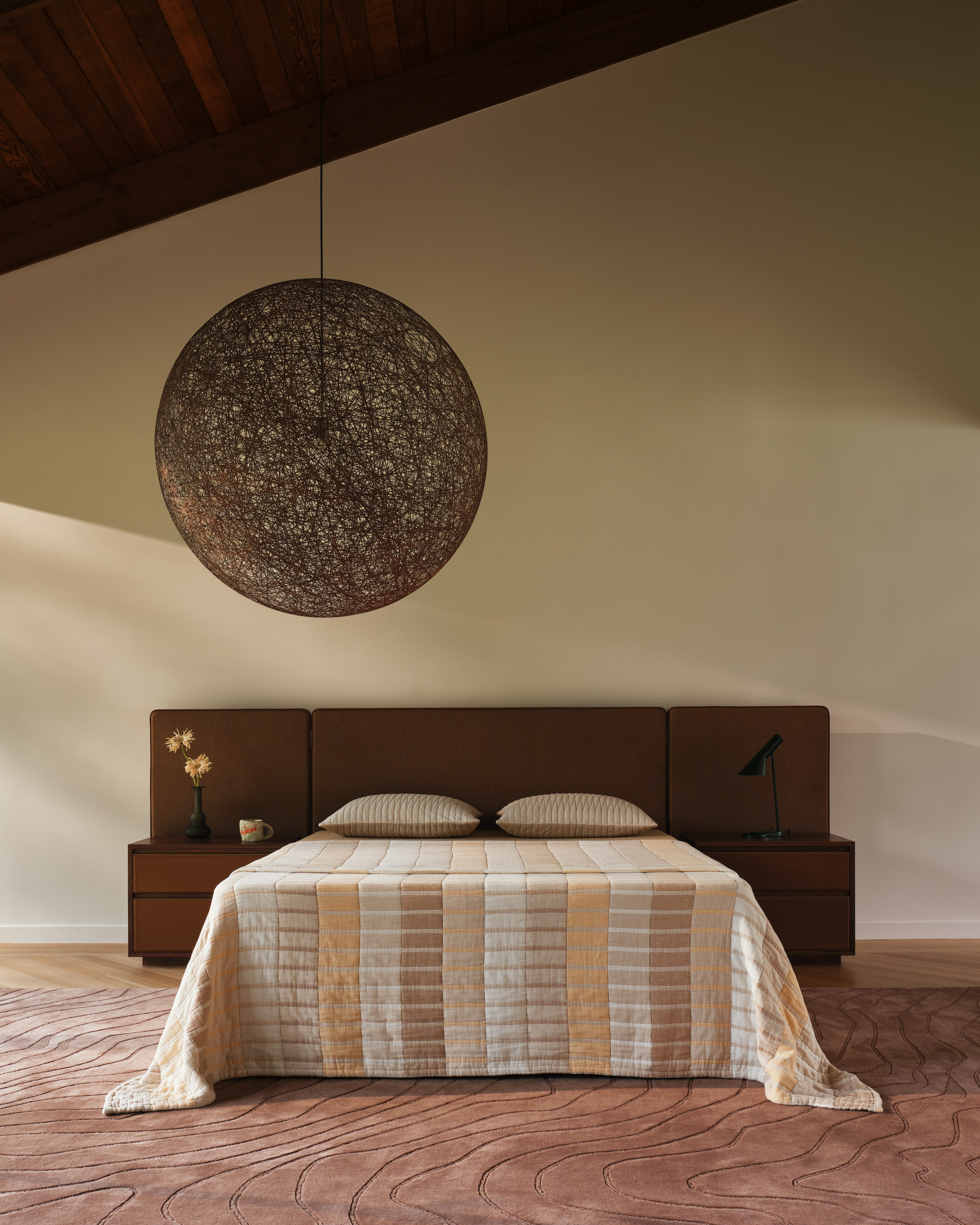Hule Bed