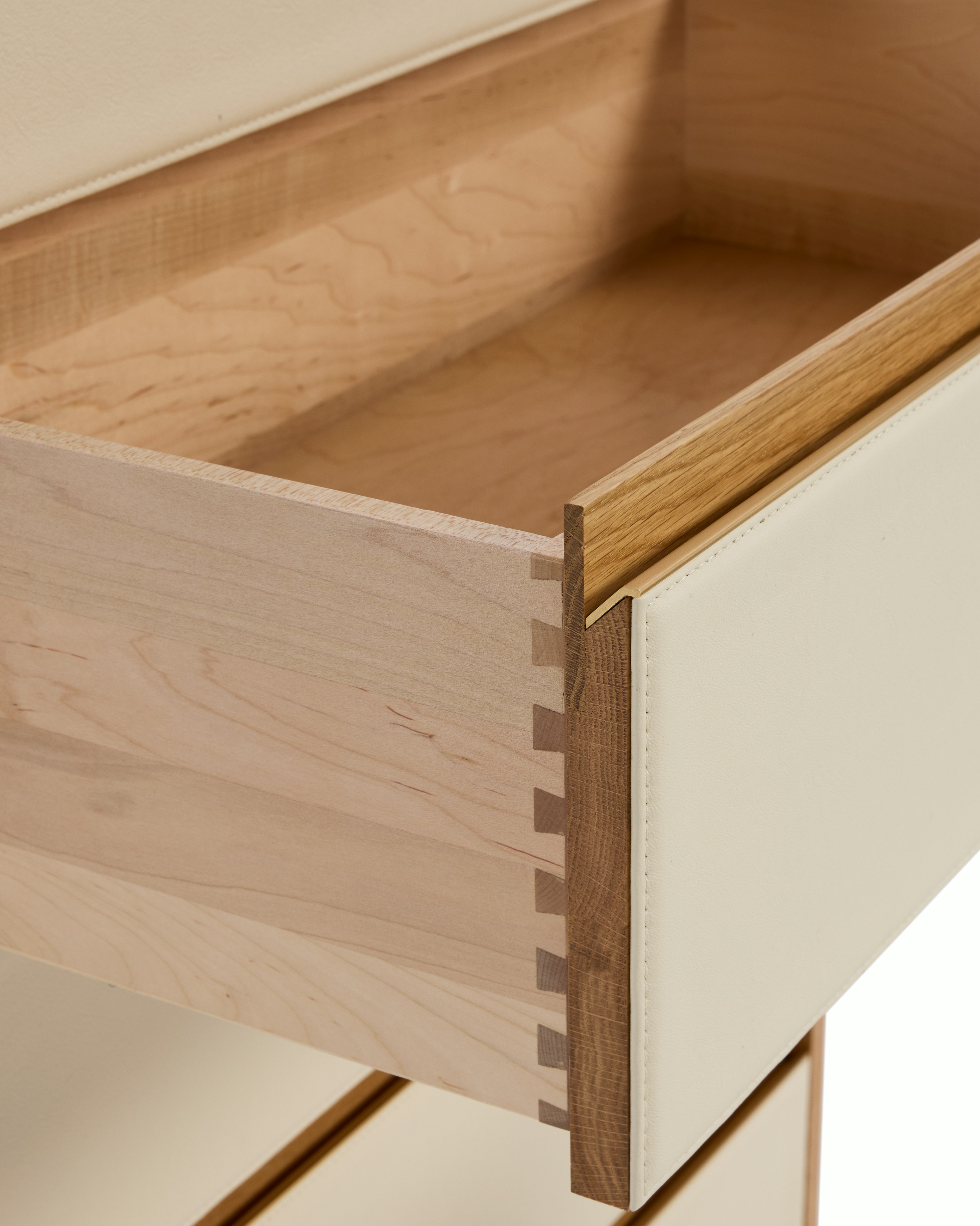 Hule Dresser