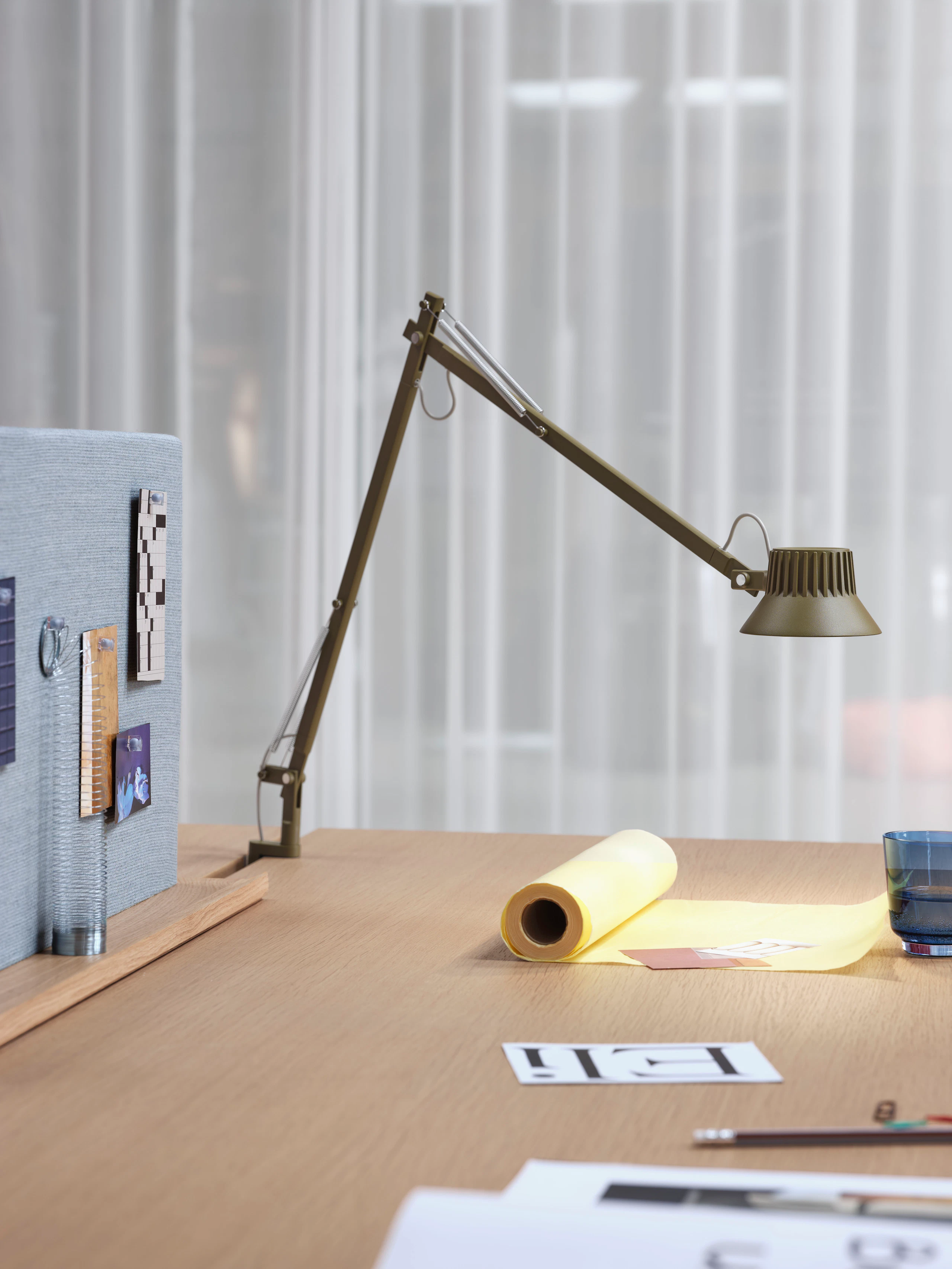 Dedicate Table Lamp L2 w. Clamp in Brown Green Linear System Table in Oak Linear System Screen in Fiord 721 Raise Glass in Dark Blue