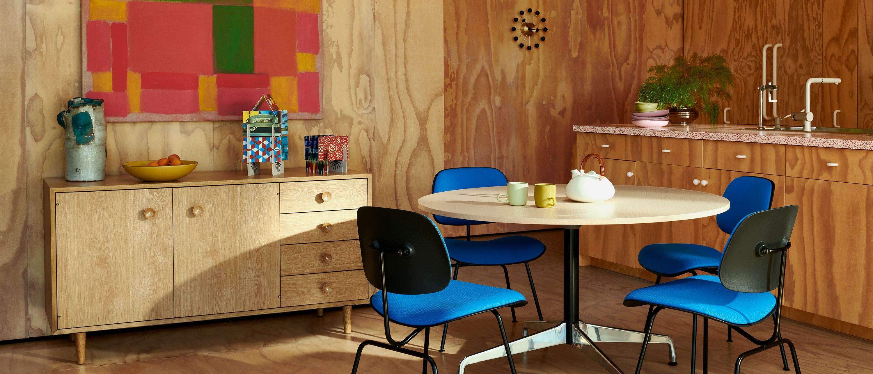 EC-127 with Eames Round Table and Nelson BCS