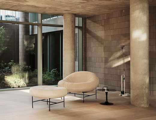 Perron Bun Lounge Chair and Ottoman with Saarinen Side Table Perron Bun Lounge Chair Ottoman Saarinen Side Table