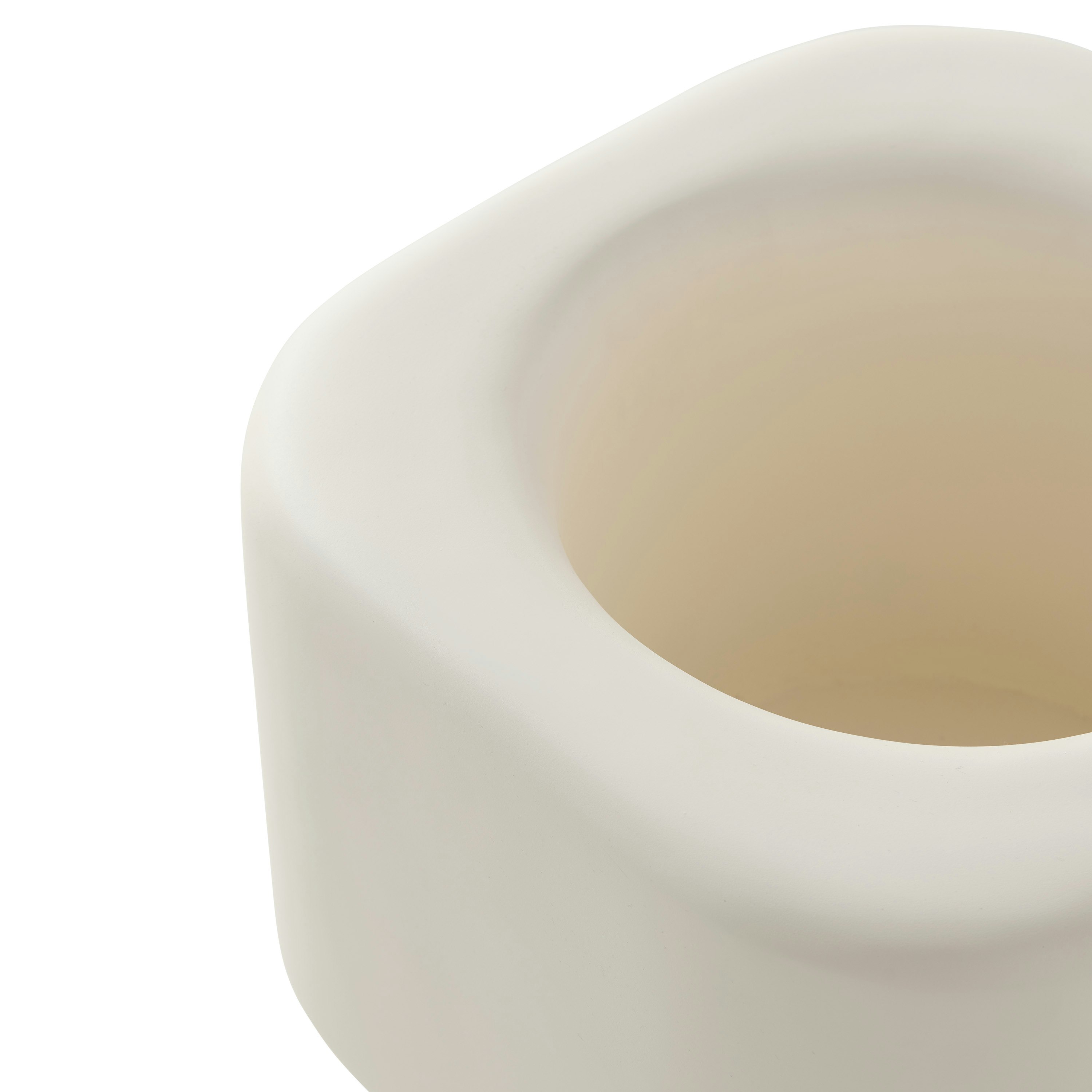 A detailed look at a Khouie Planter in white.