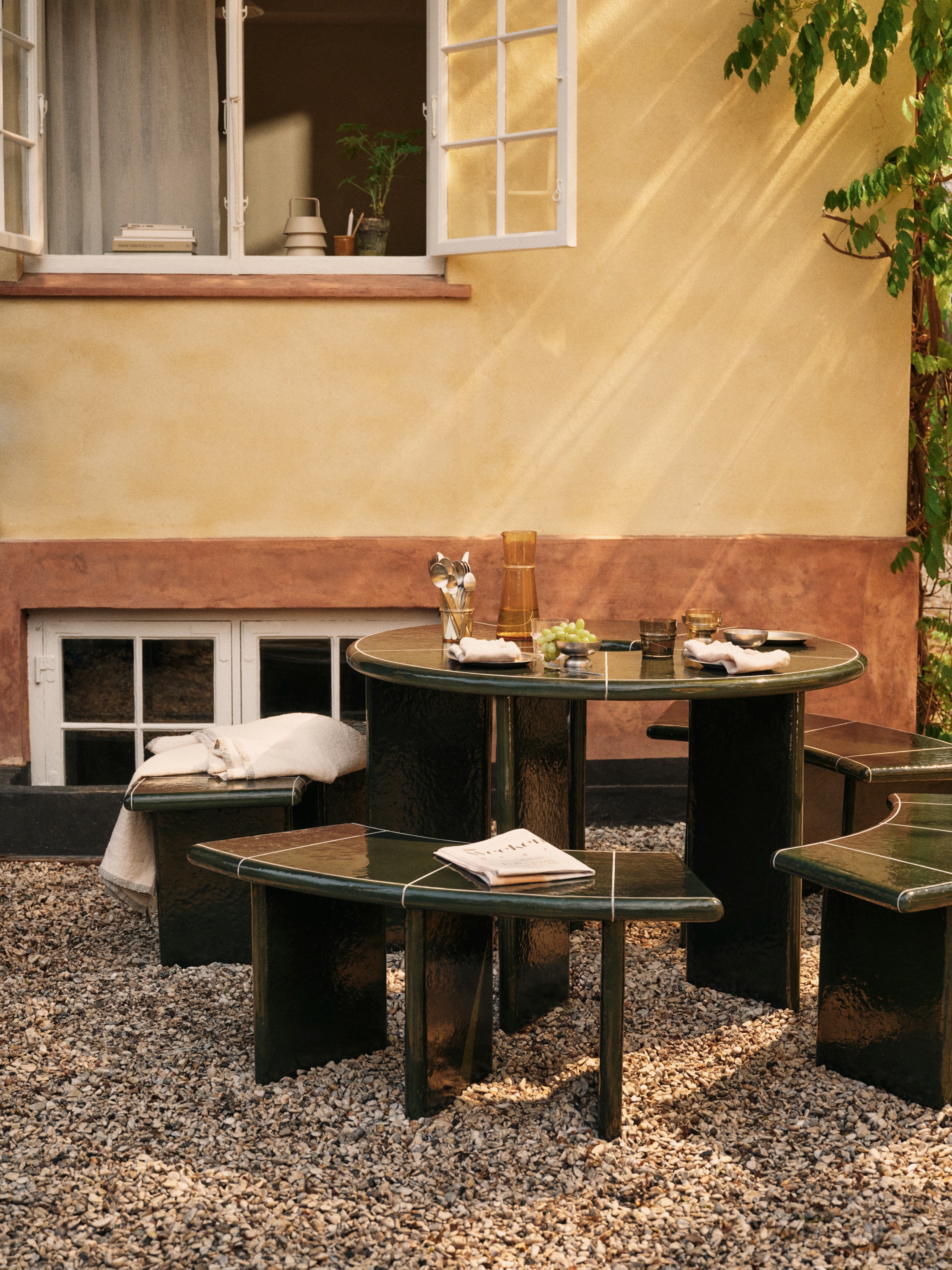 Deya Dining Table