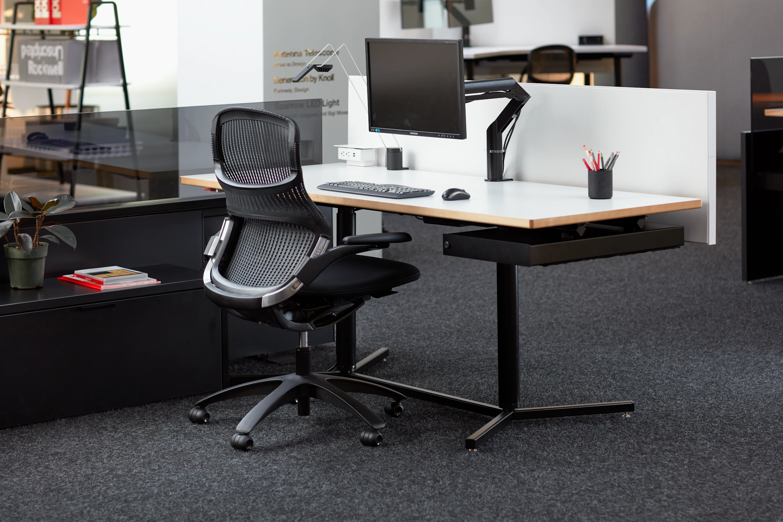 neocon 2017 chicago showroom generation by knoll antenna y base table adaptive planning