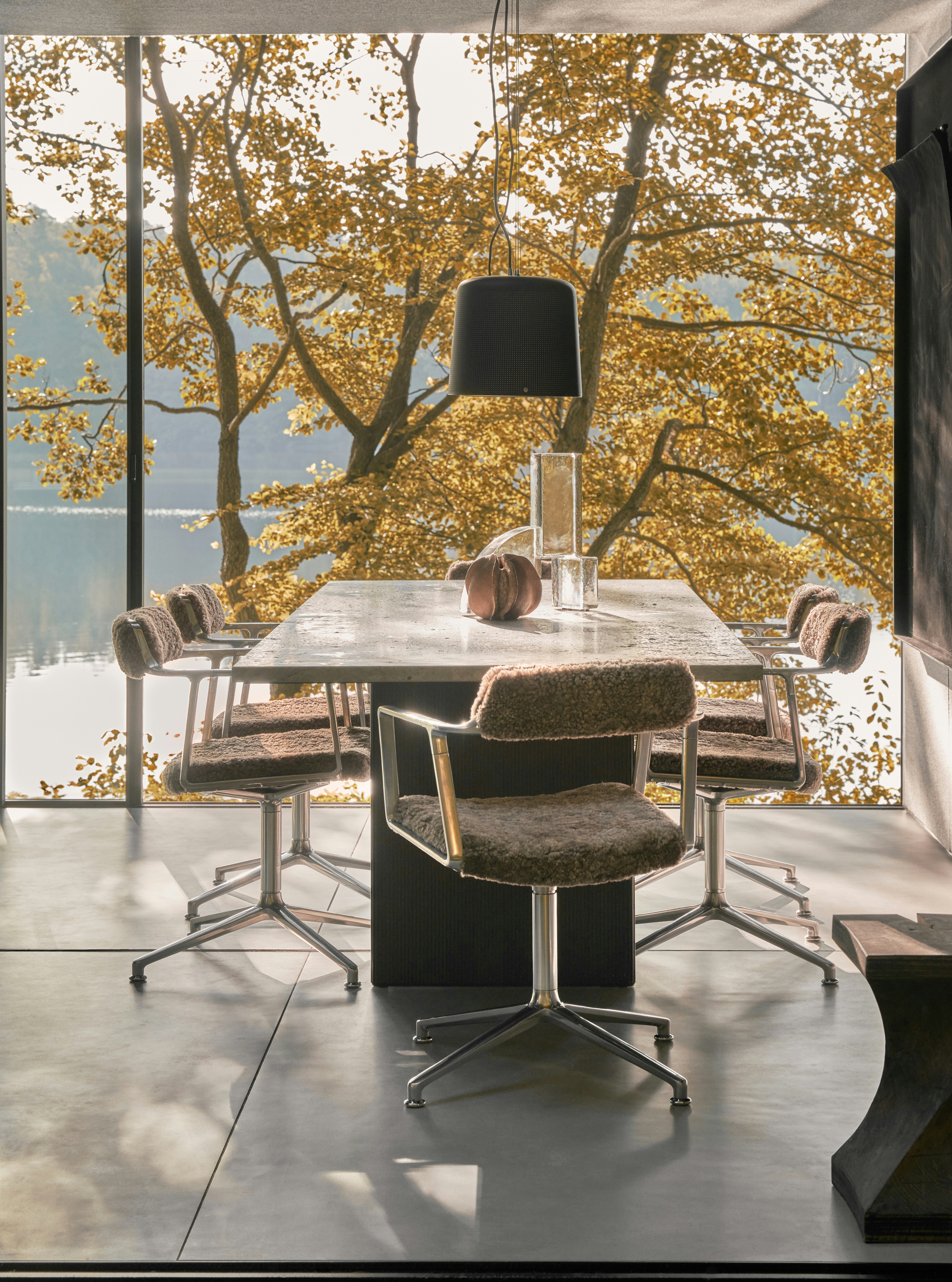 Vipp452 Swivel Chair