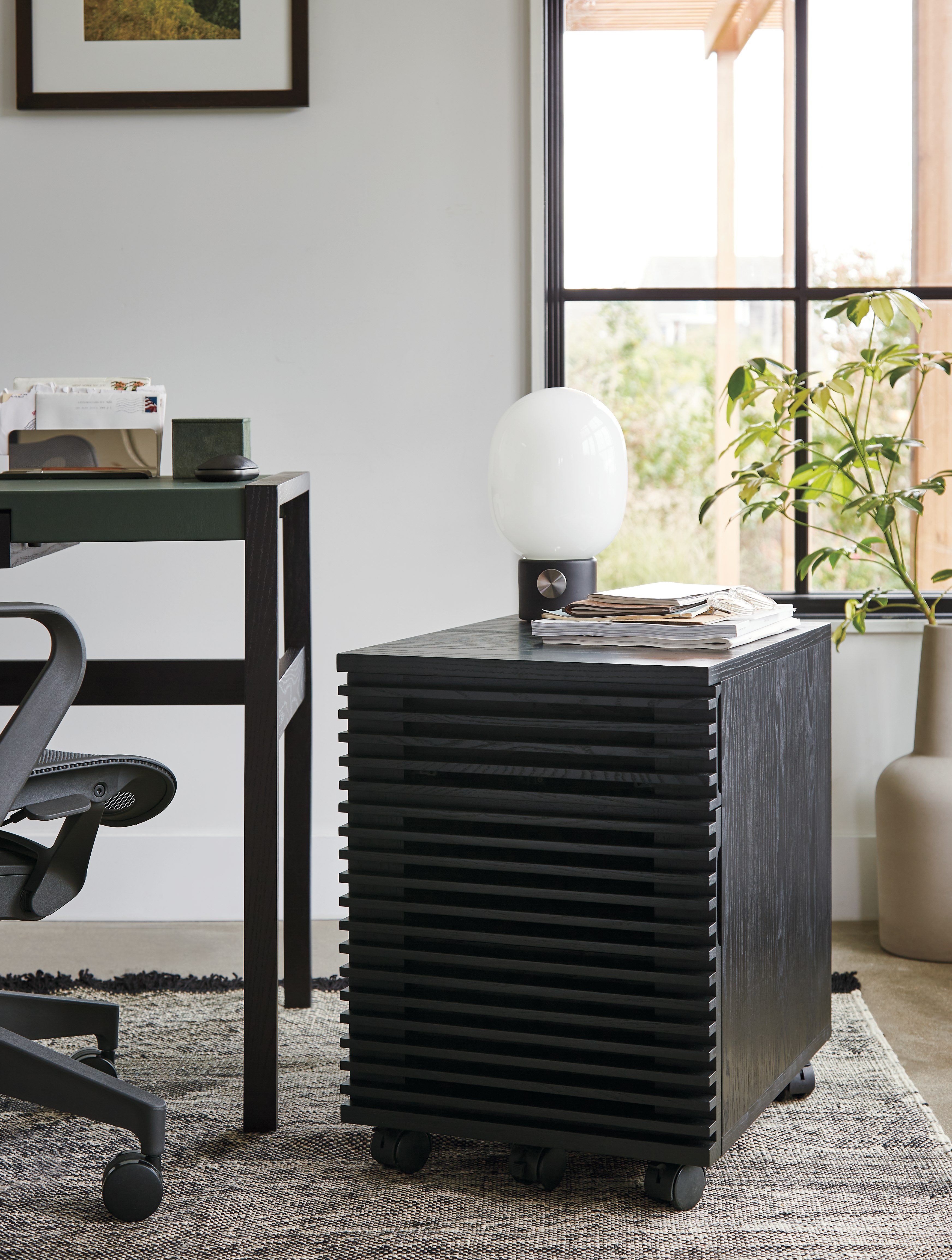 Line Pedestal