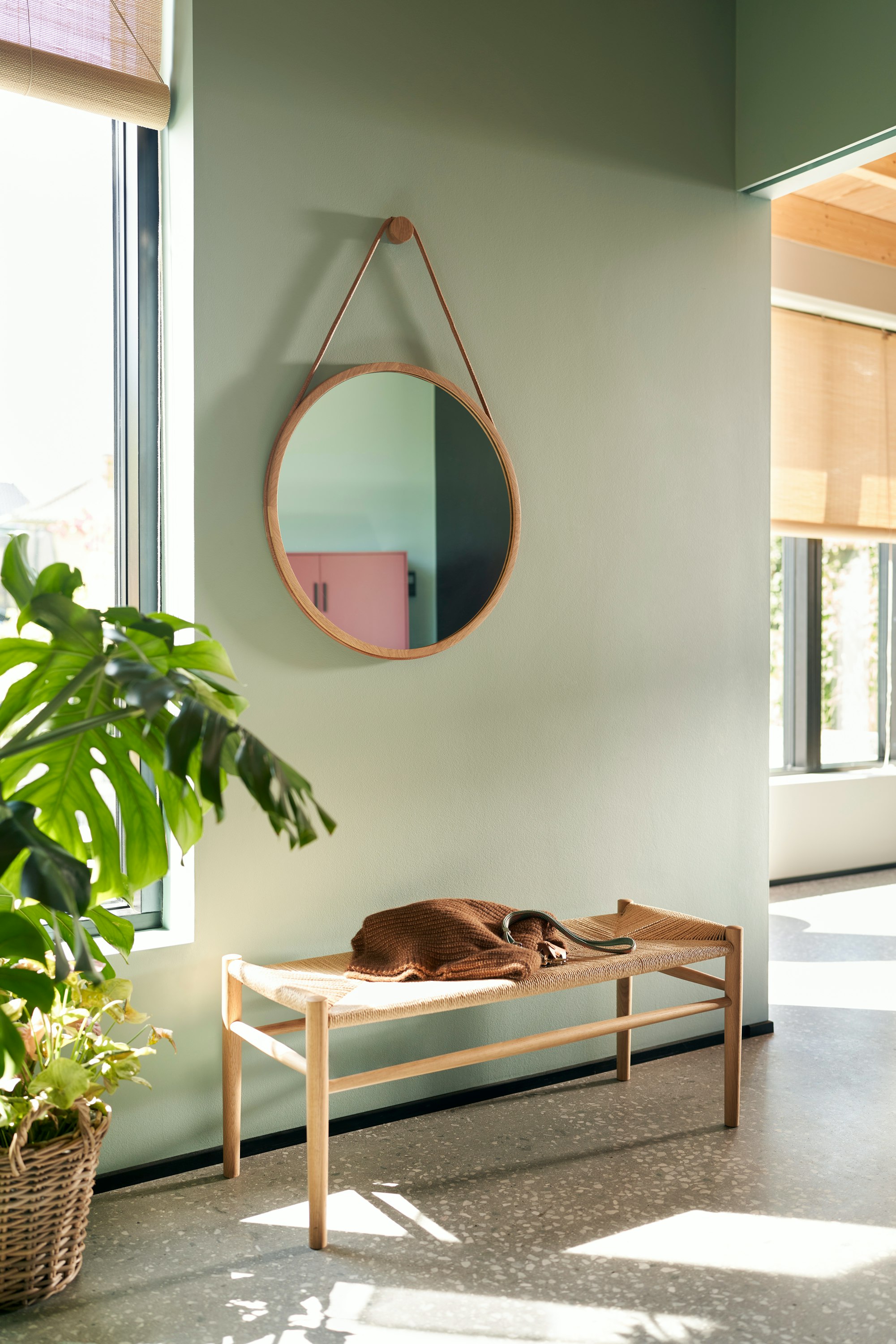 J83B Bench