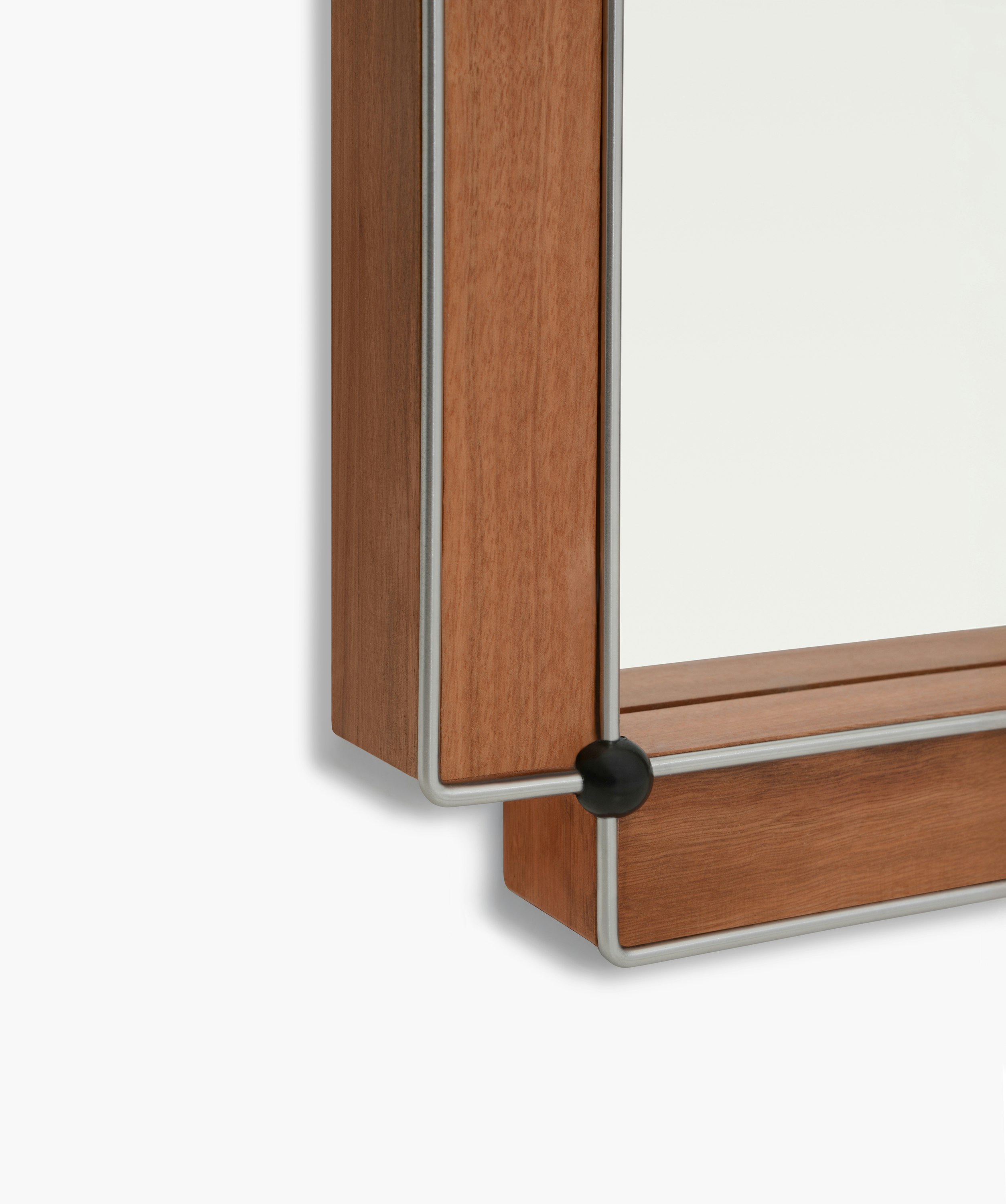 Trim Mirror
