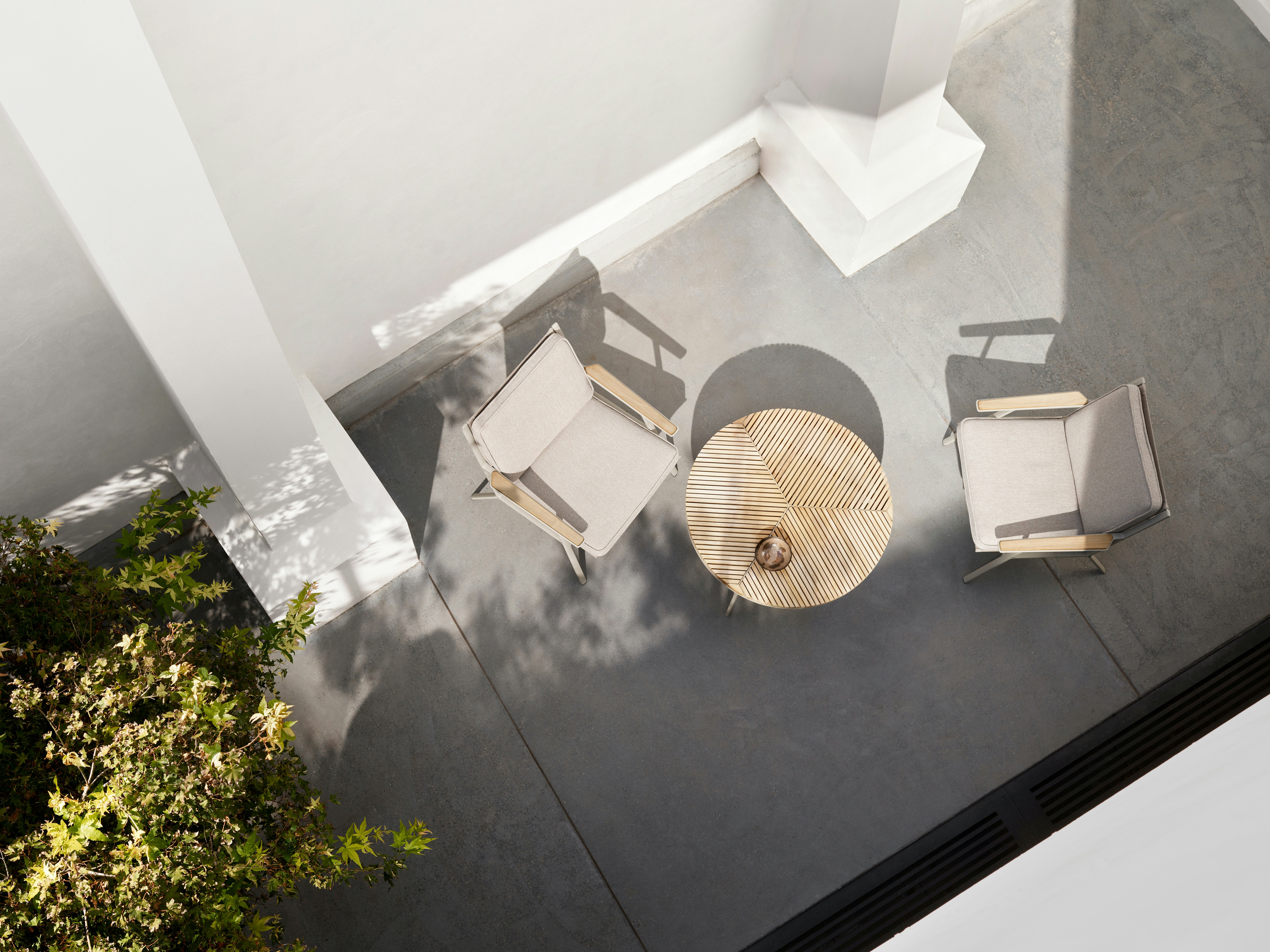 Vipp713 Open-Air Lounge Chair