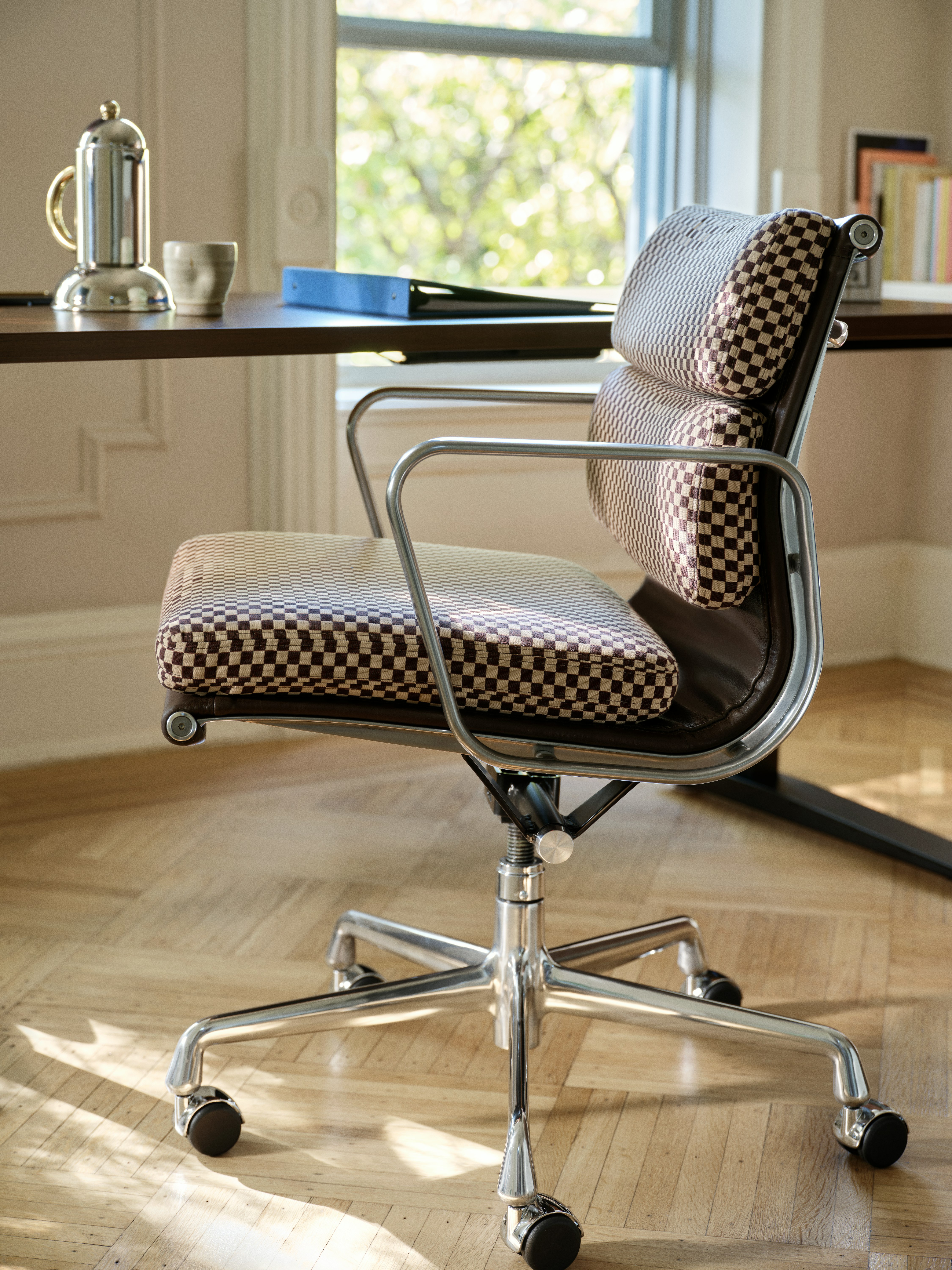 Eames Soft Pad Chair