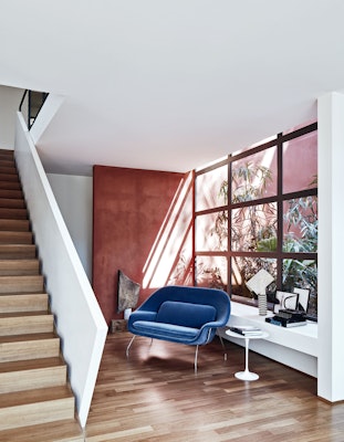 Saarinen Womb Settee