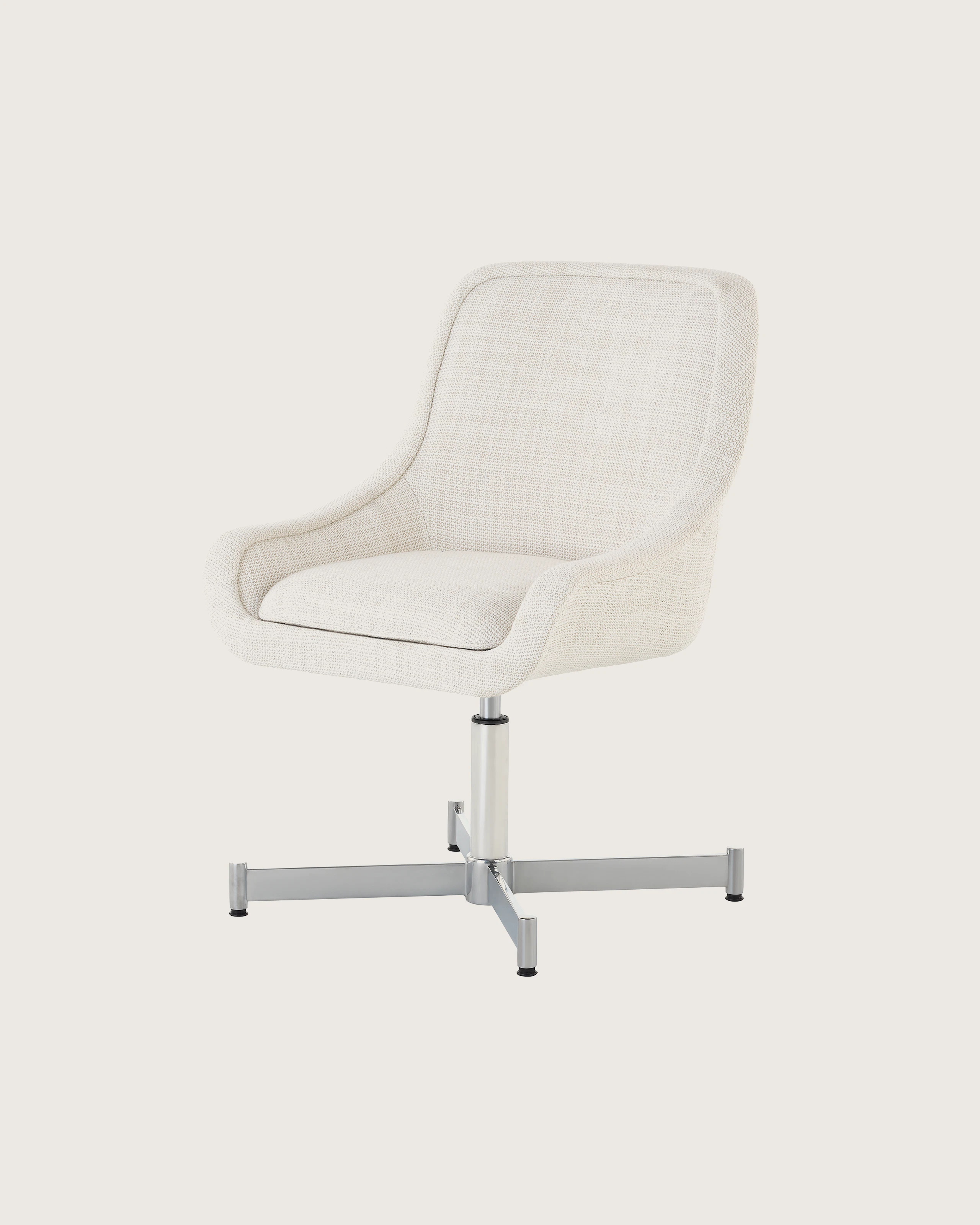 Bumper Armchair with low arms in a four star base.