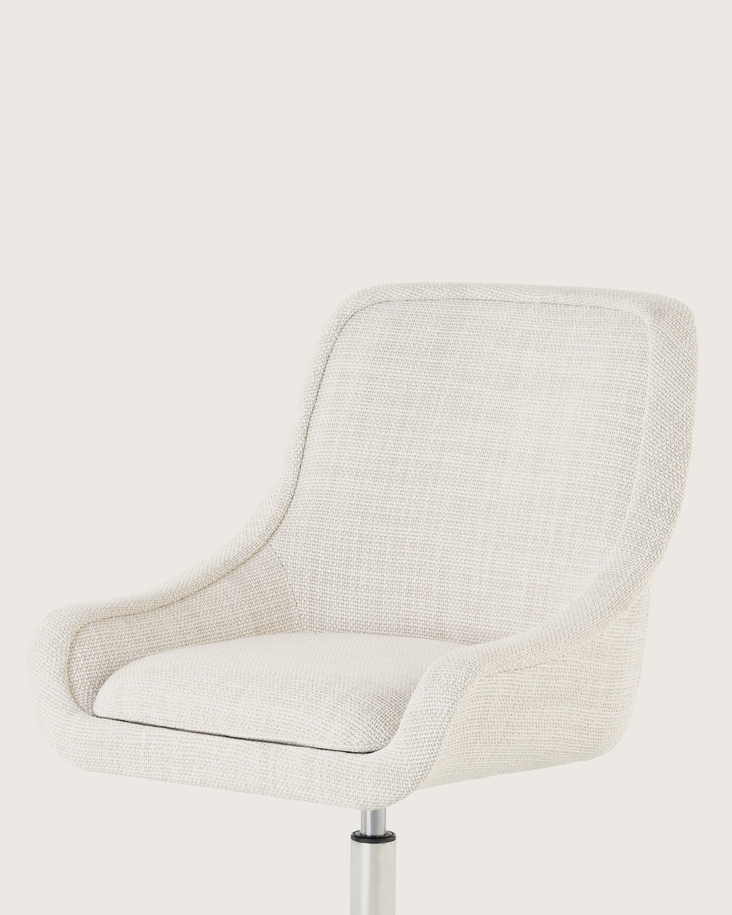 Bumper Side Chair with low arms in a four star base.