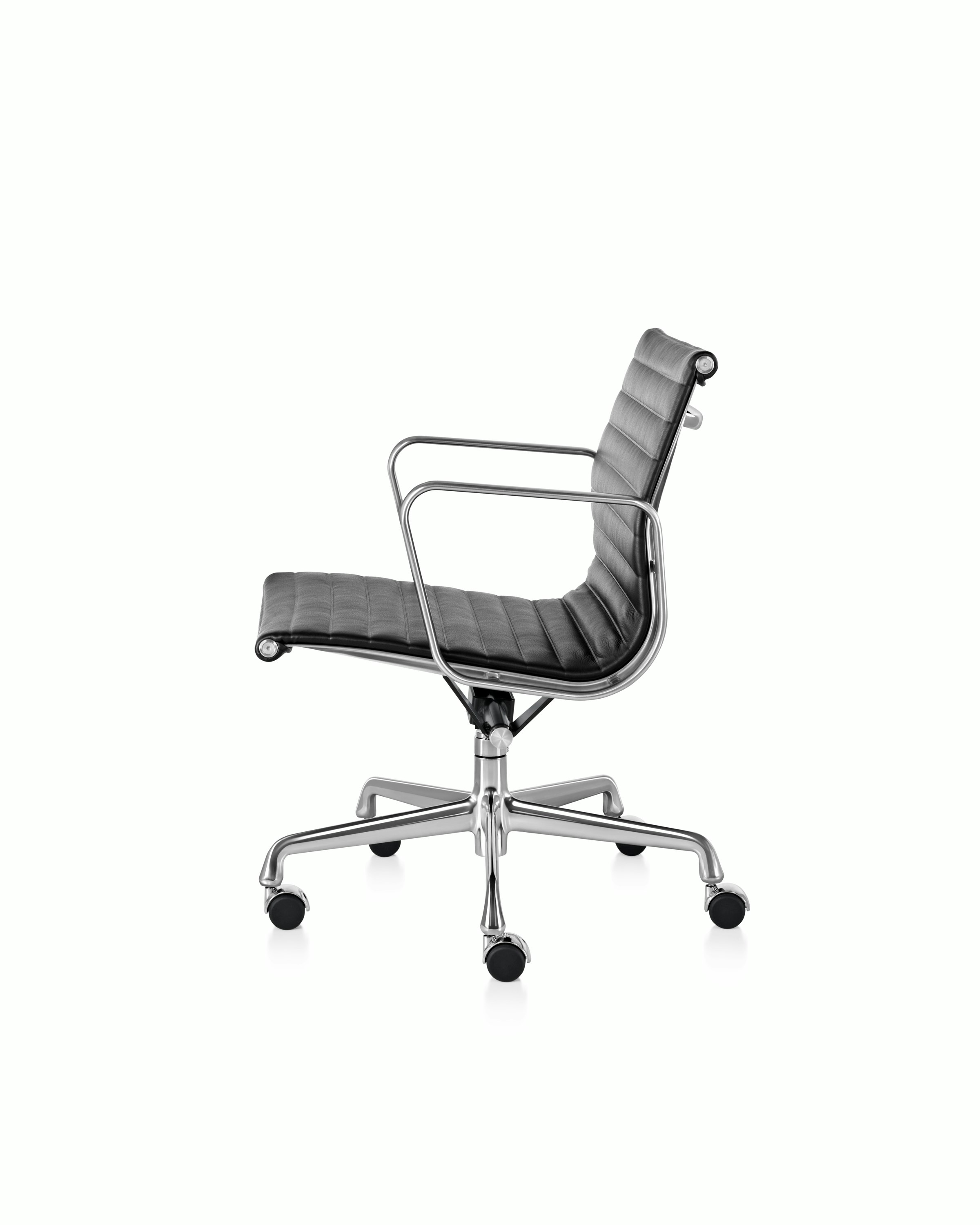 Eames Aluminum Group Chair