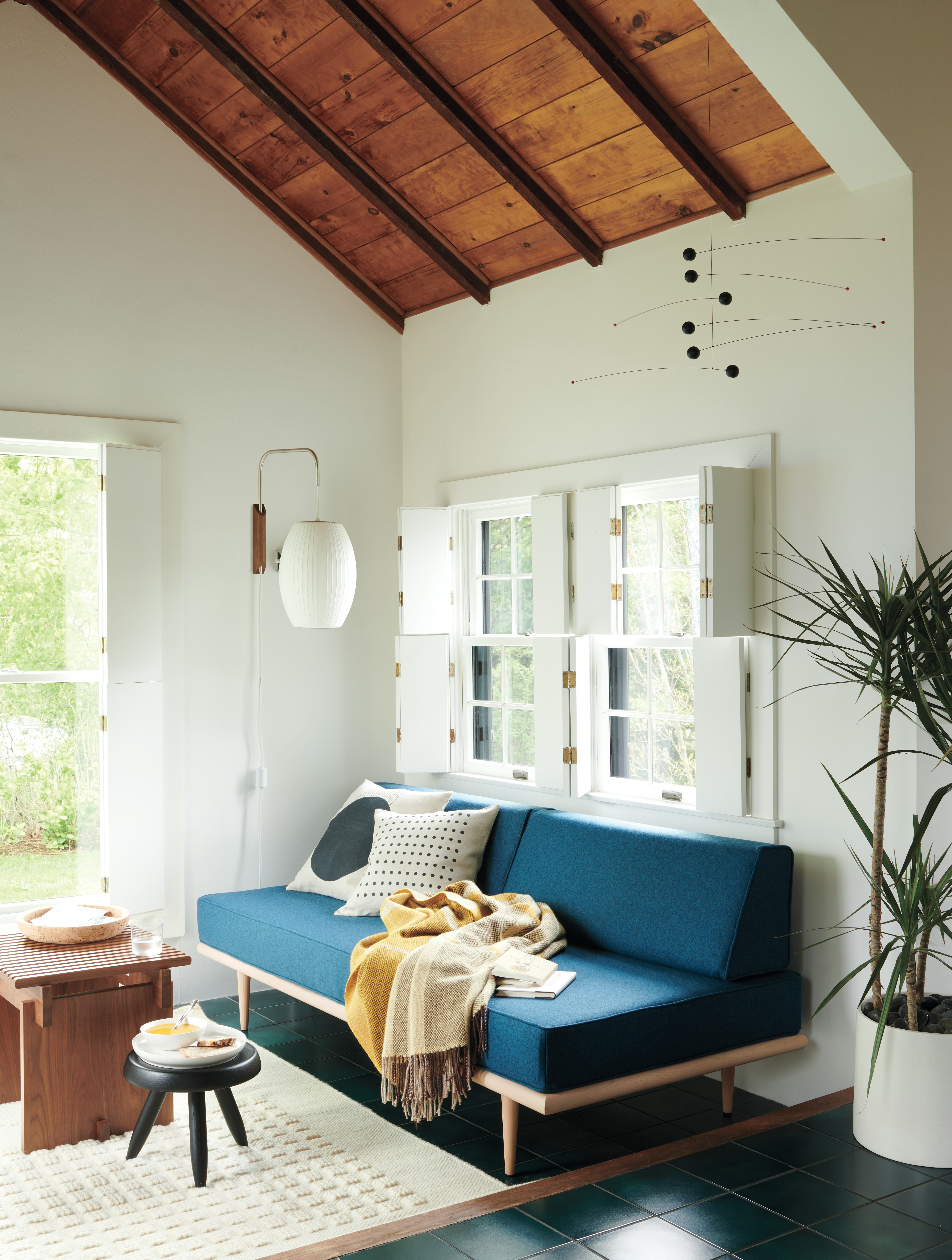 Nelson Daybed,  Taper Leg