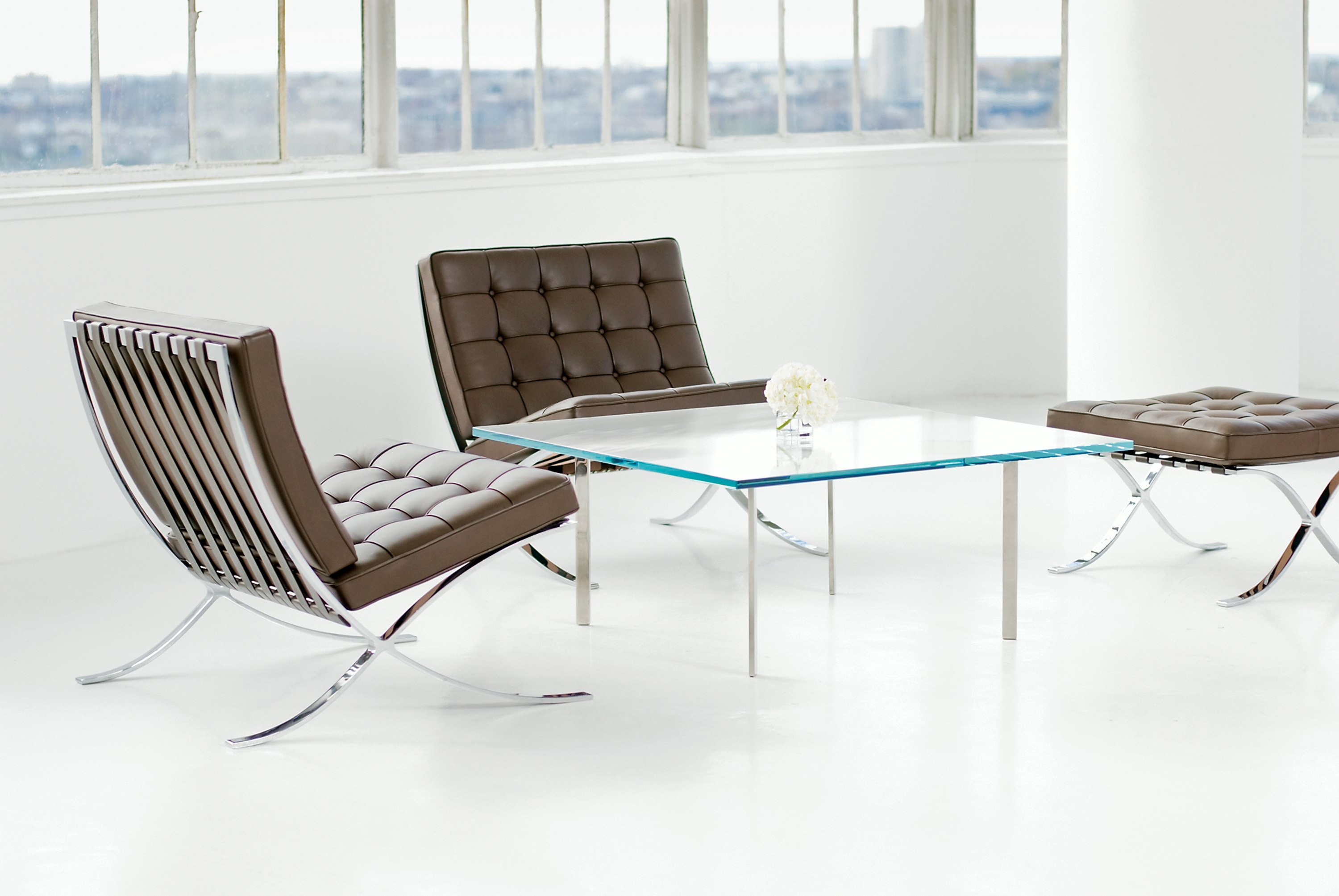 Barcelona&reg; Table