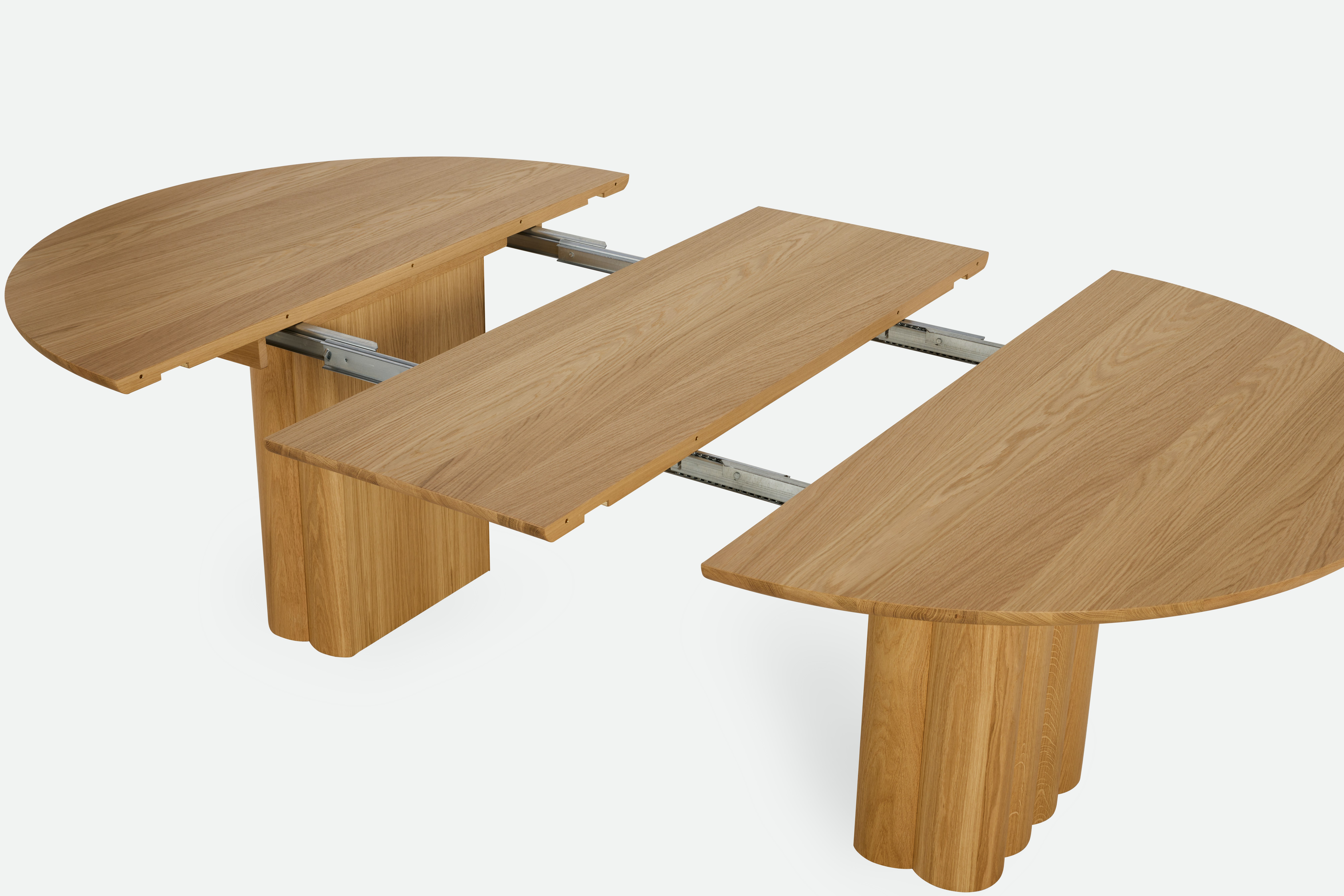 Plush Extension Dining Table - oak
