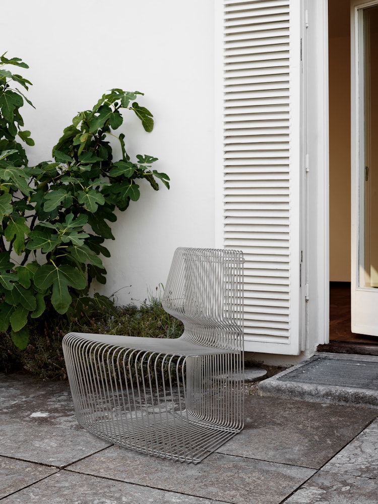 Pantonova Outdoor Chair