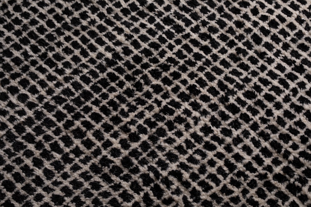 Grid Handknotted Wool Rug - White_Black, 5.7 x 7.9