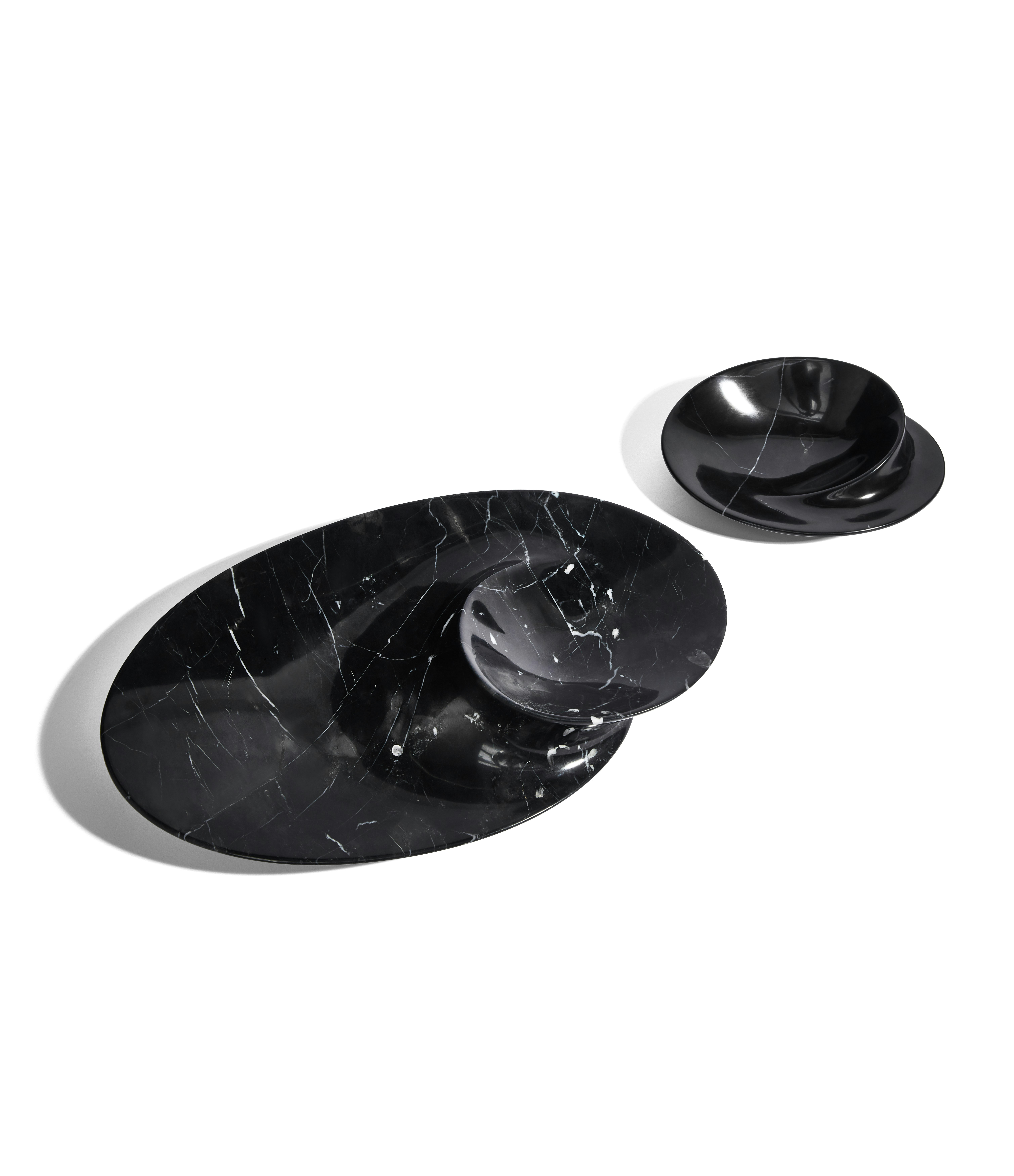 A detailed look at Swirl Bowl in Small, Black.