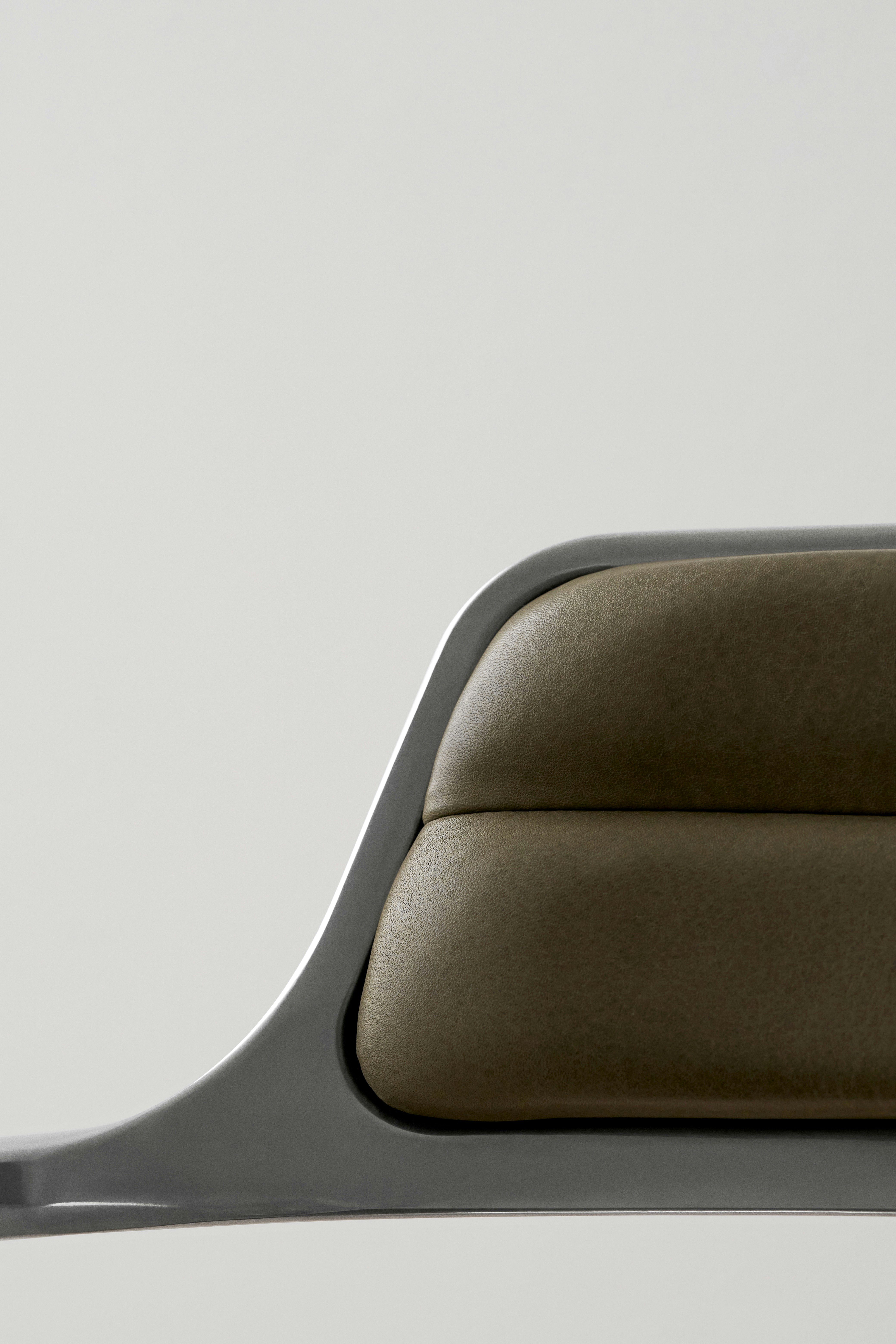 Vipp452 Swivel Chair