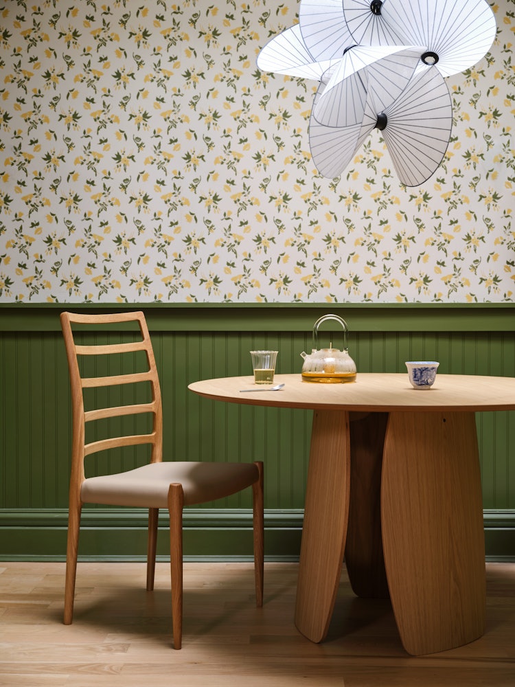 Lorea Dining Table