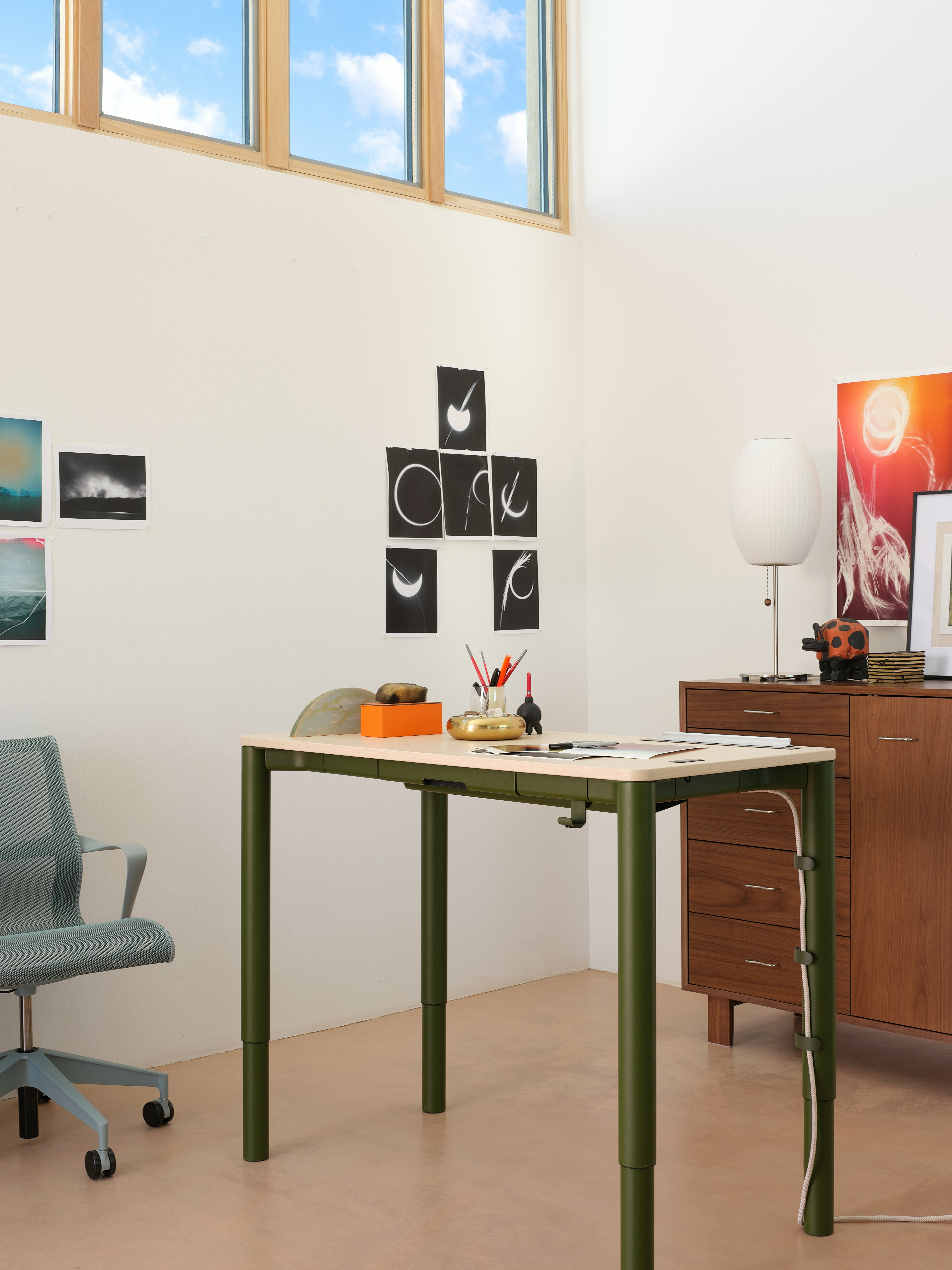 Spout Sit-to-Stand Table with Setu chair and Nelson BCS