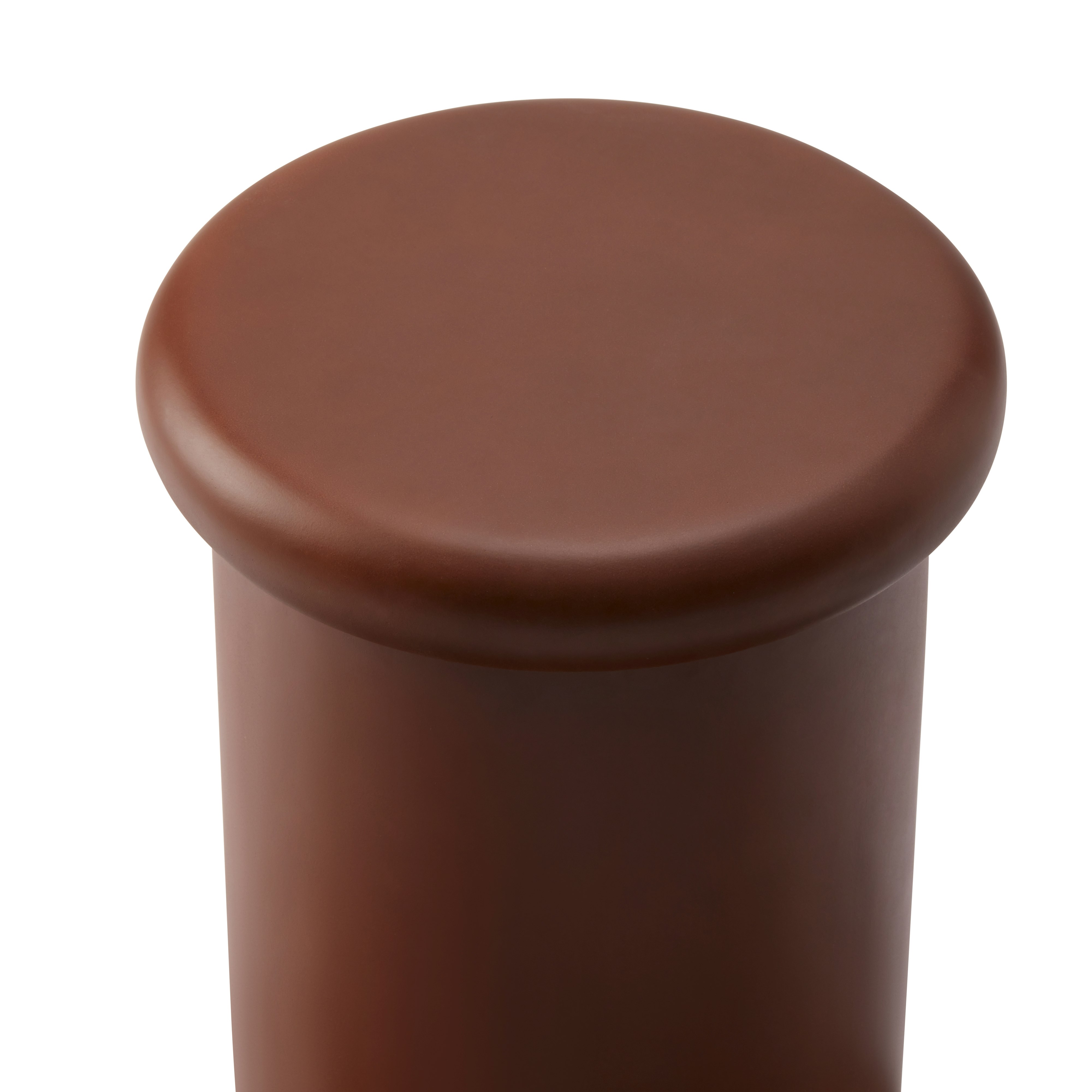 A detailed look at Earth Outdoor Cocktail Table in Terracotta