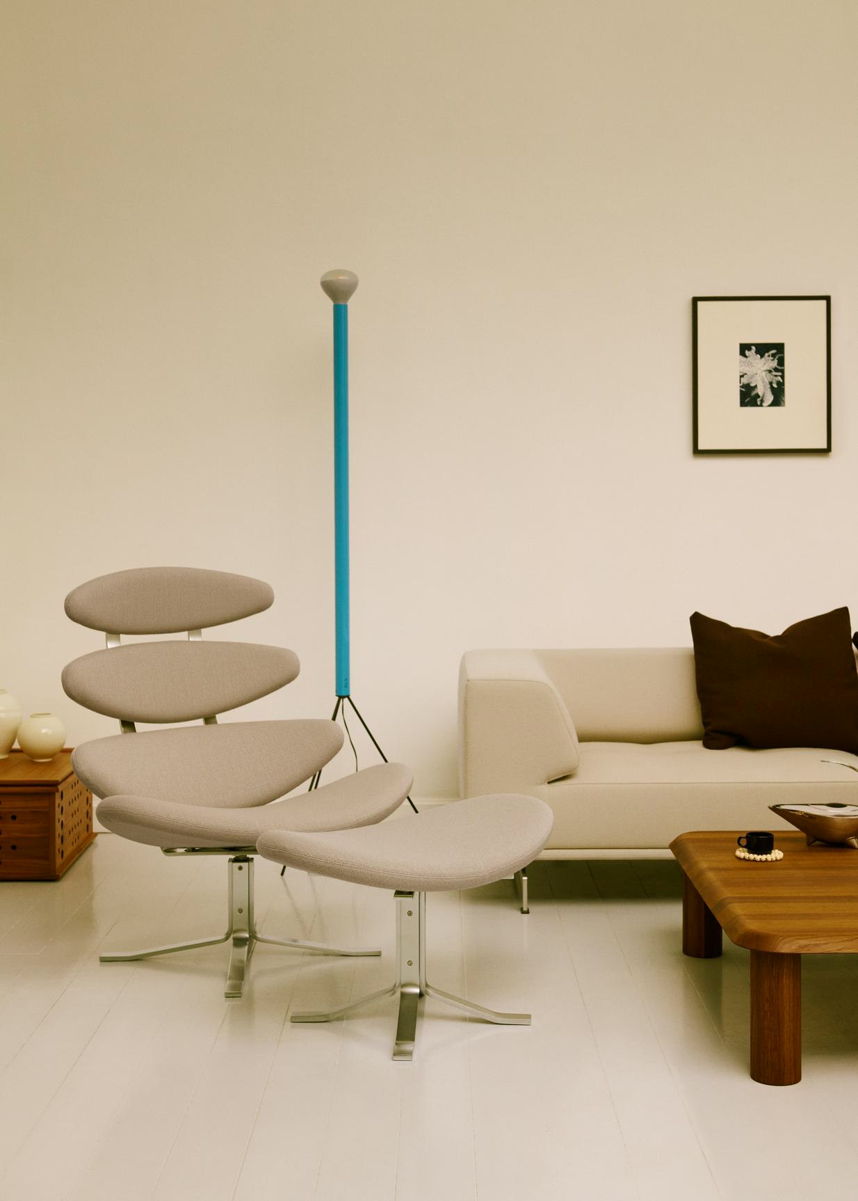 Corona Lounge Chair