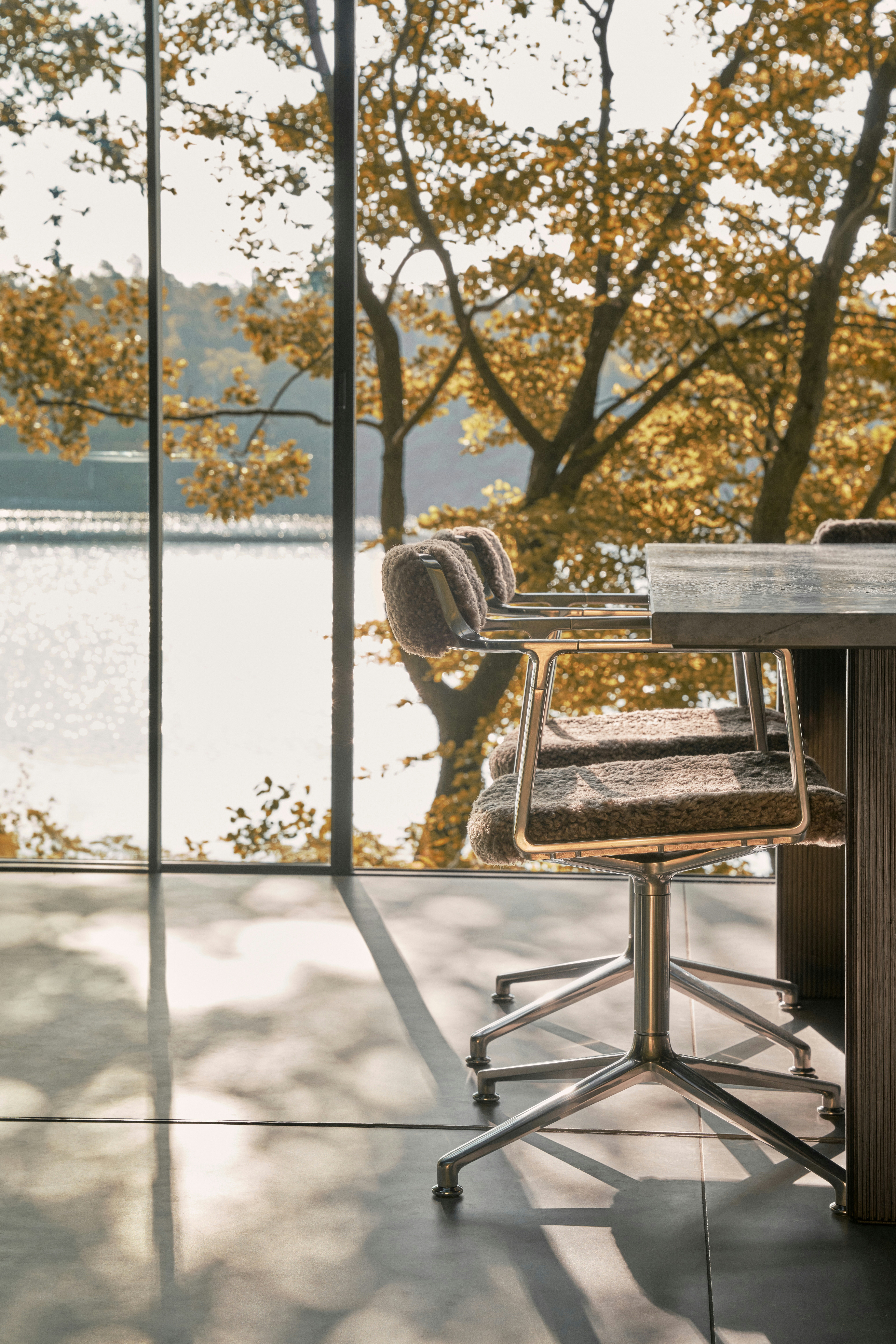 Vipp452 Swivel Chair