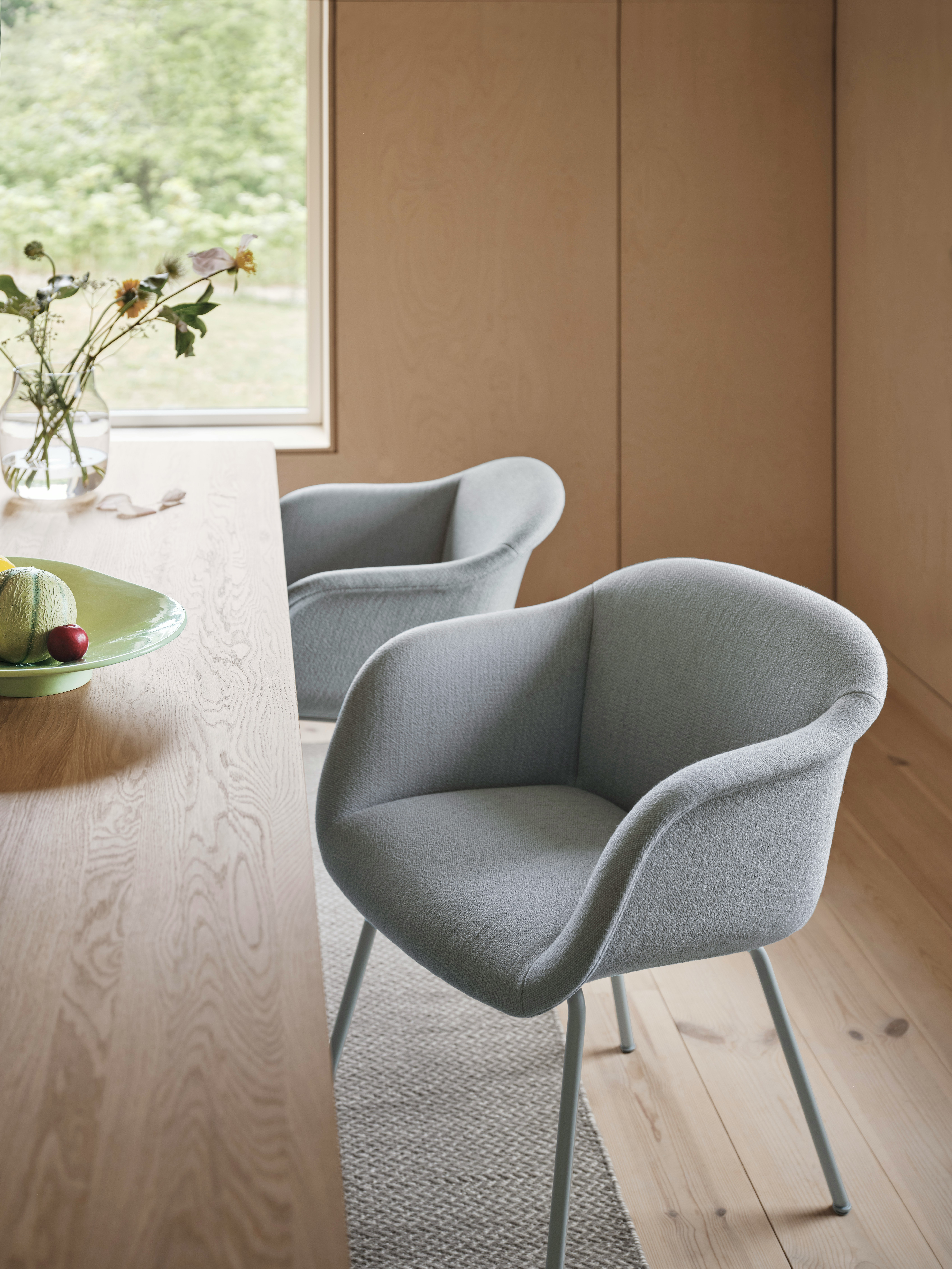 Fiber Soft Armchair Tube Base in Ecriture 710/Grey 70/70 Table 255x108 cm in Oak/Grey Mere Bowl 52x36 cm in Light Green Ply Rug 200x300 cm in Light Grey Silent Vase Ø20 cm in Clear