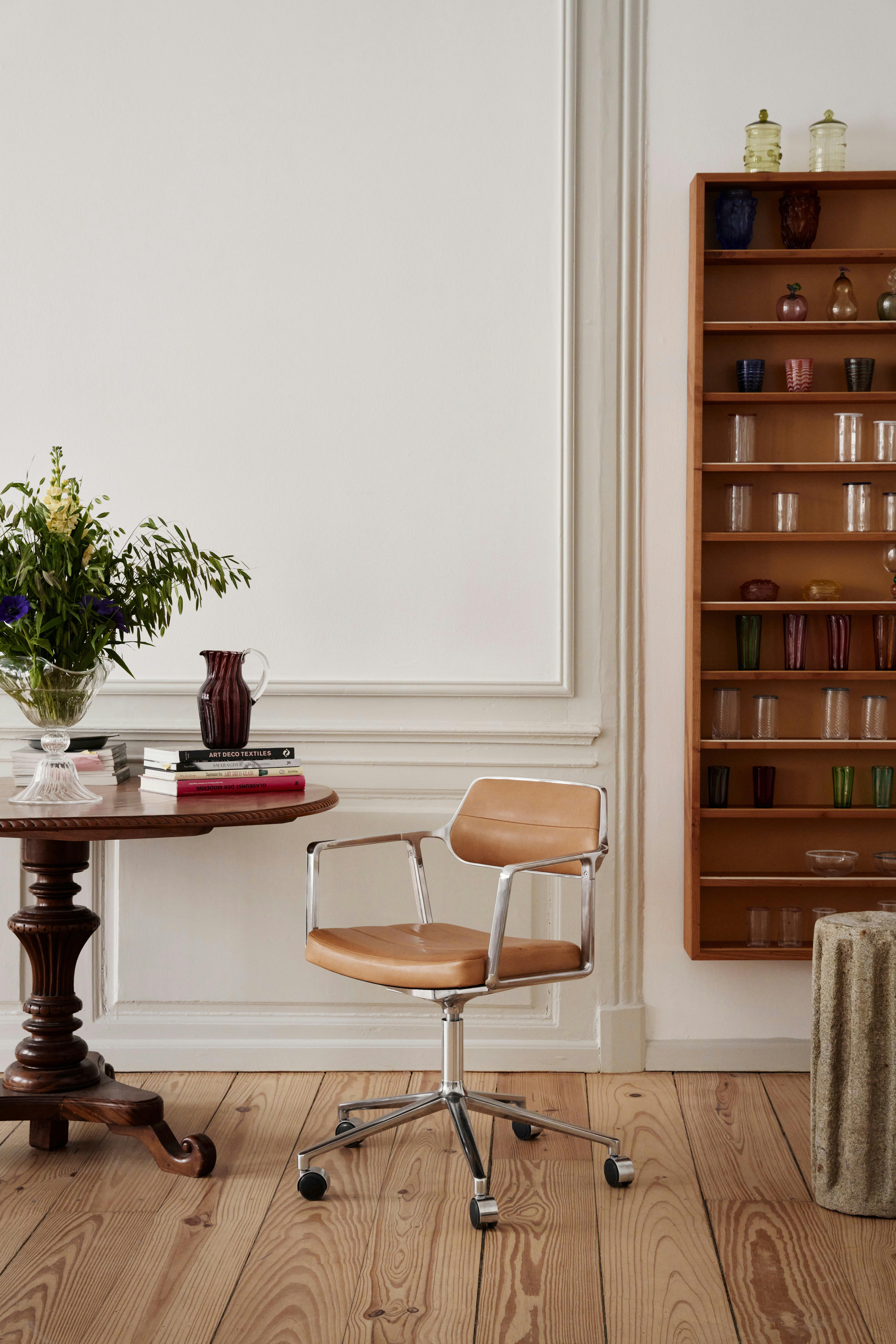 Vipp453+ Swivel Chair