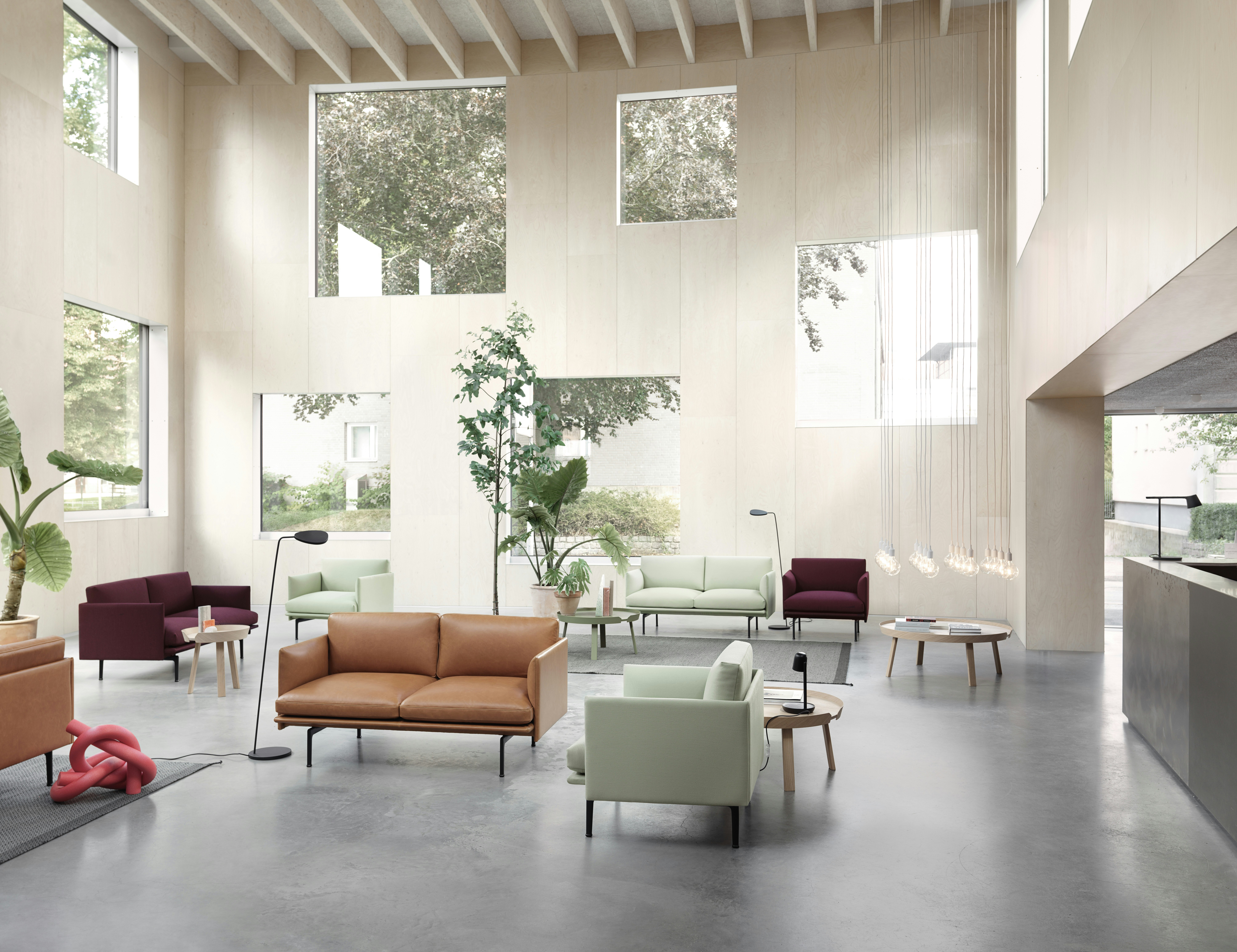 Outline Sofa Refine Leather Cognac, Outline Sofa + Chair Steelcut 935, Outline Sofa + Chair Fiord 591, Around Coffee Table Oak, Leaf Floor Lamp Black, Tip Lamp, Ply Rug Dark Grey