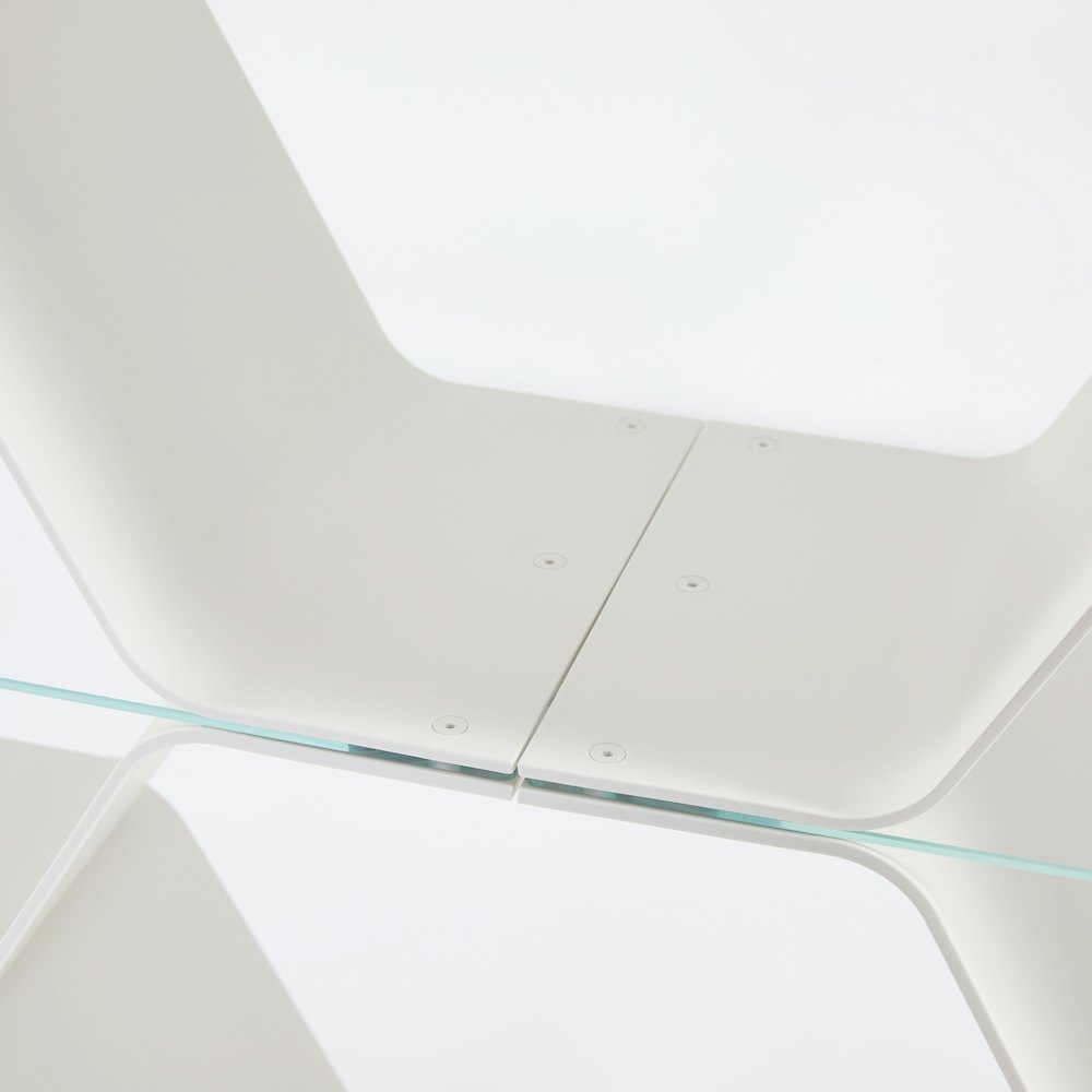 Honeycomb Modular Shelving 9 Cells - Configuration F, Vertical, White detail