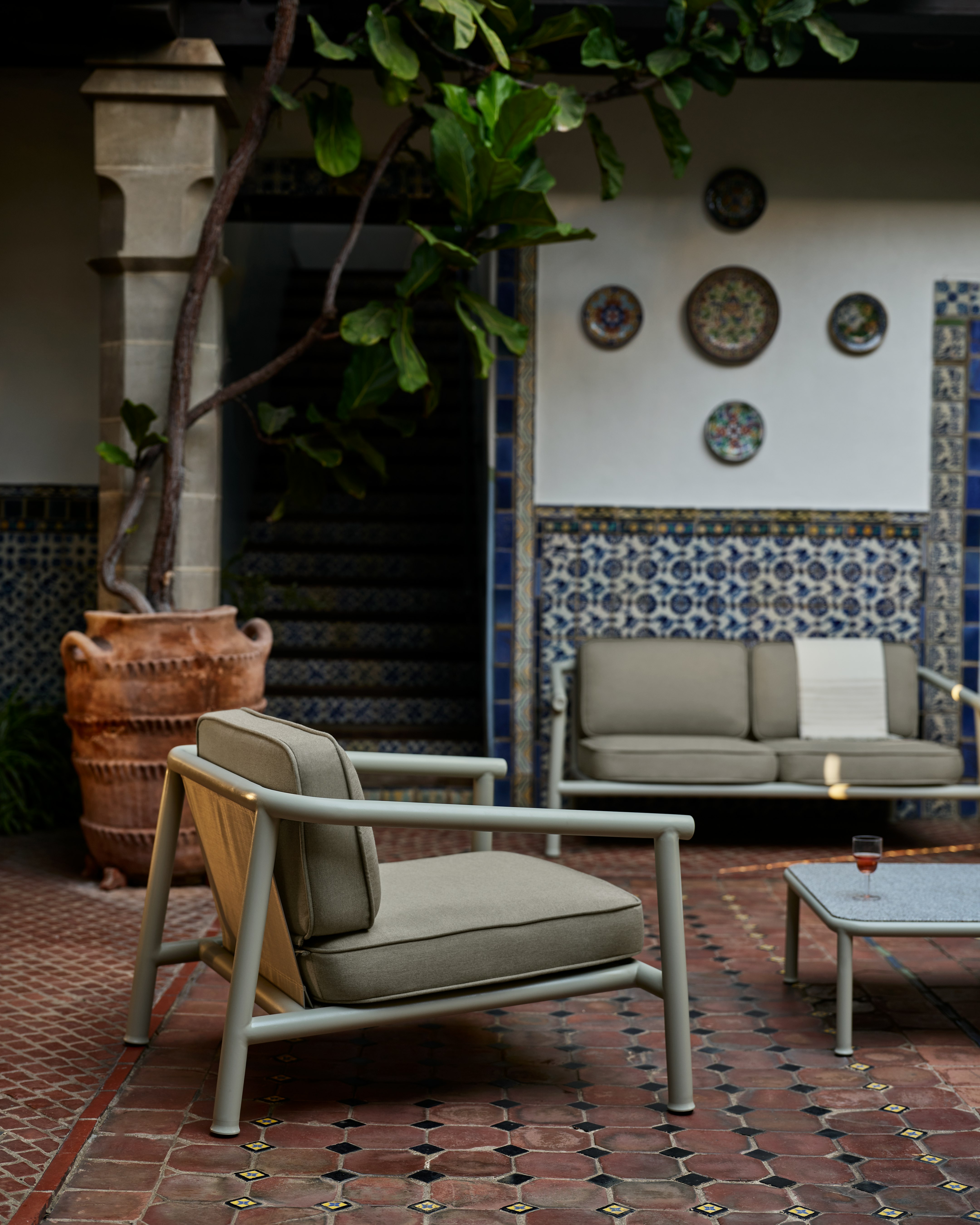 Campus Outdoor Sofa Armchair