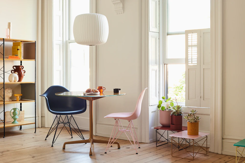 Eames Molded Plastic Side Chair, Herman Miller x HAY – Herman Eames Molded Plastic Side Chair, Herman Miller x HAY – Herman