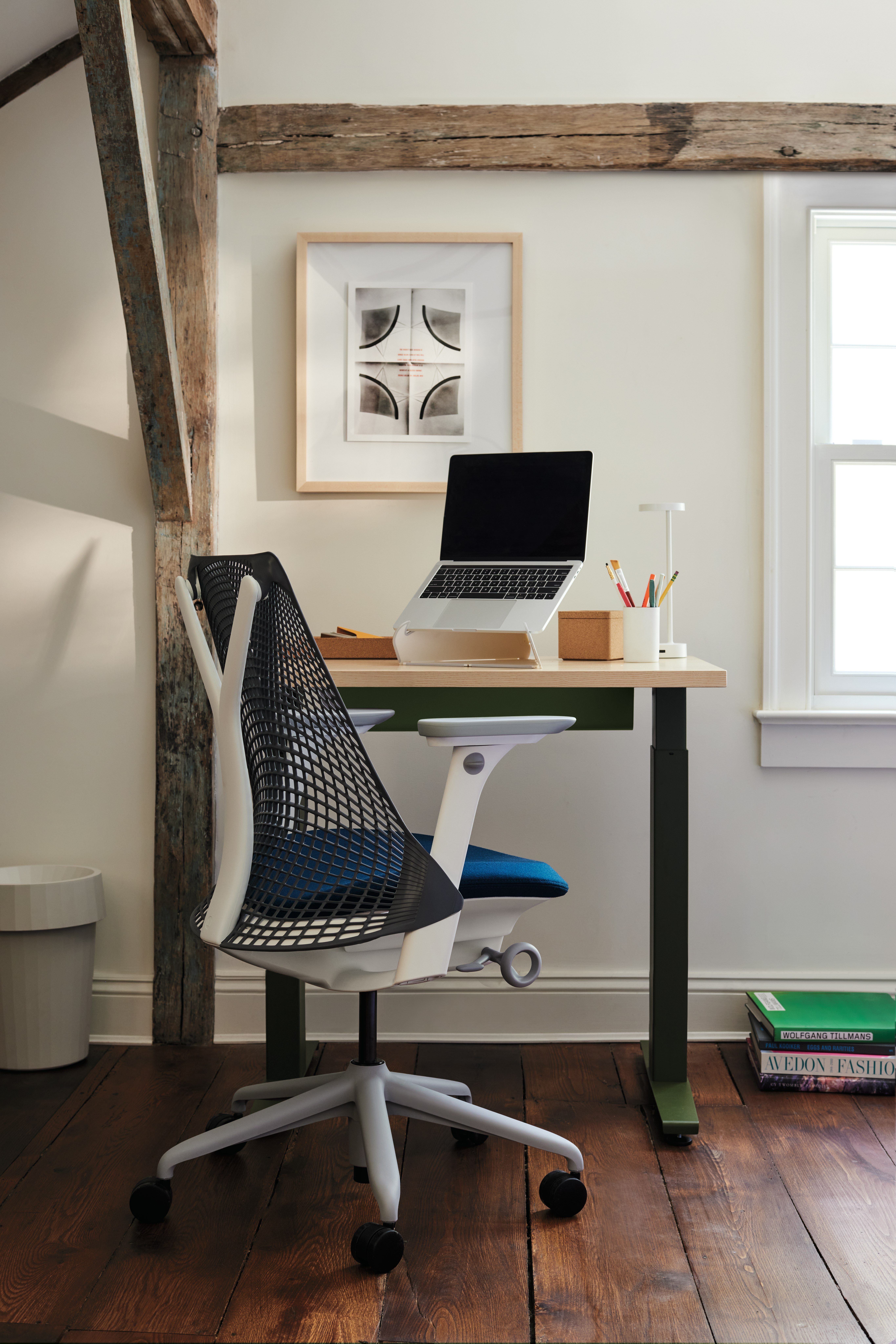 Motia Sit-to-Stand Desk
