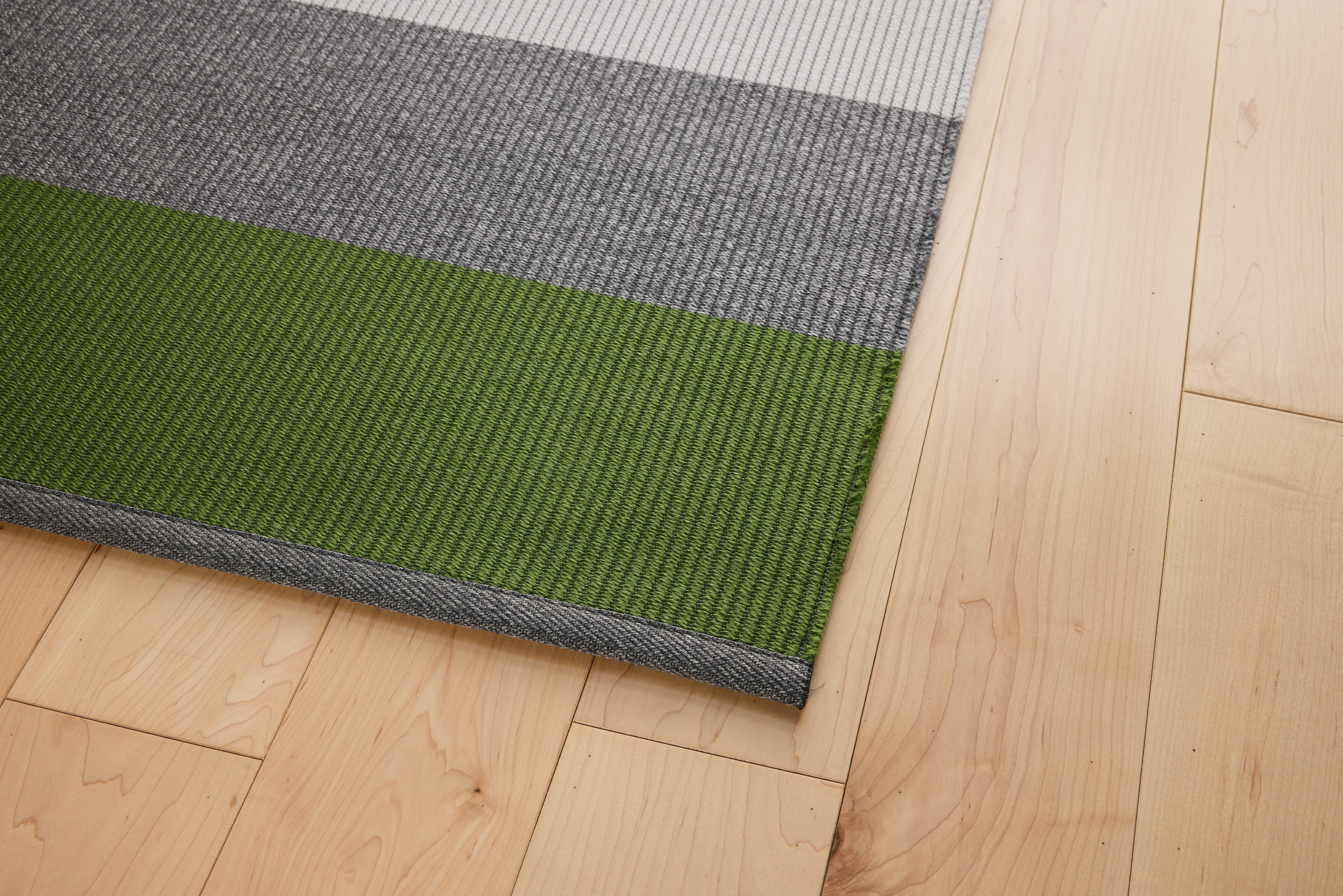 Avenue Indoor-Outdoor Rug - pearl,  green grass
