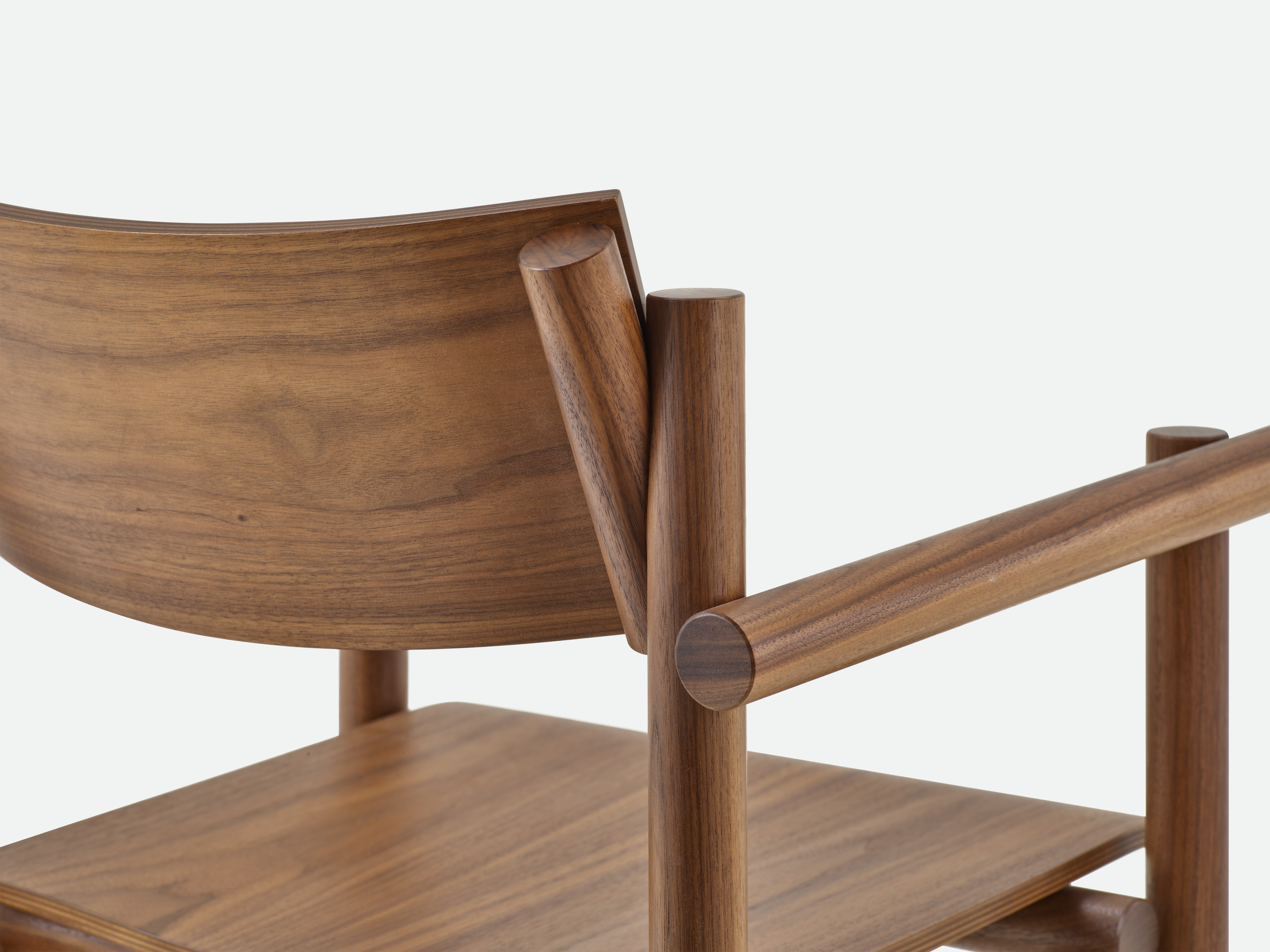 Muecke Armchair - walnut