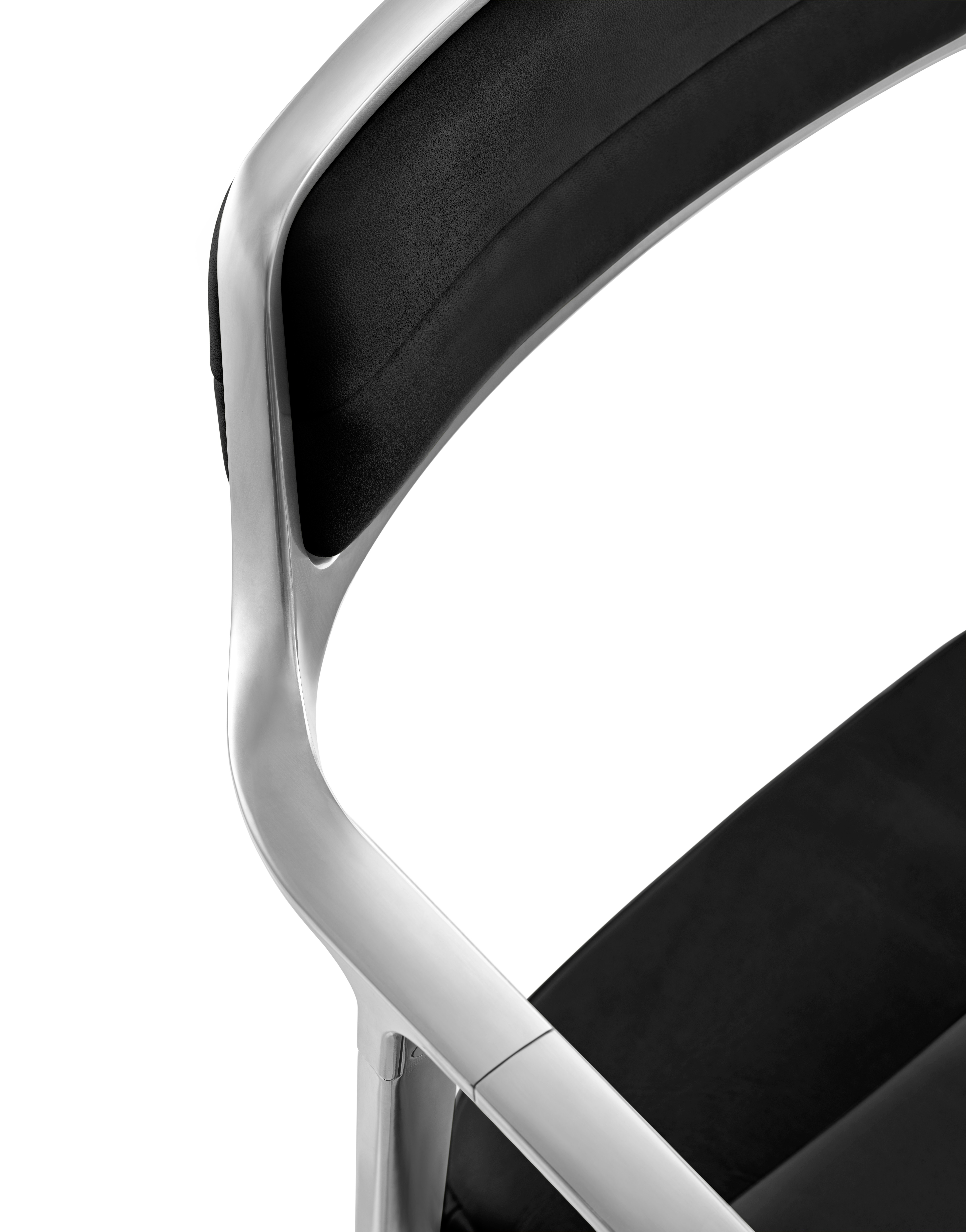 A detailed look at the Vipp452 Swivel Chair.