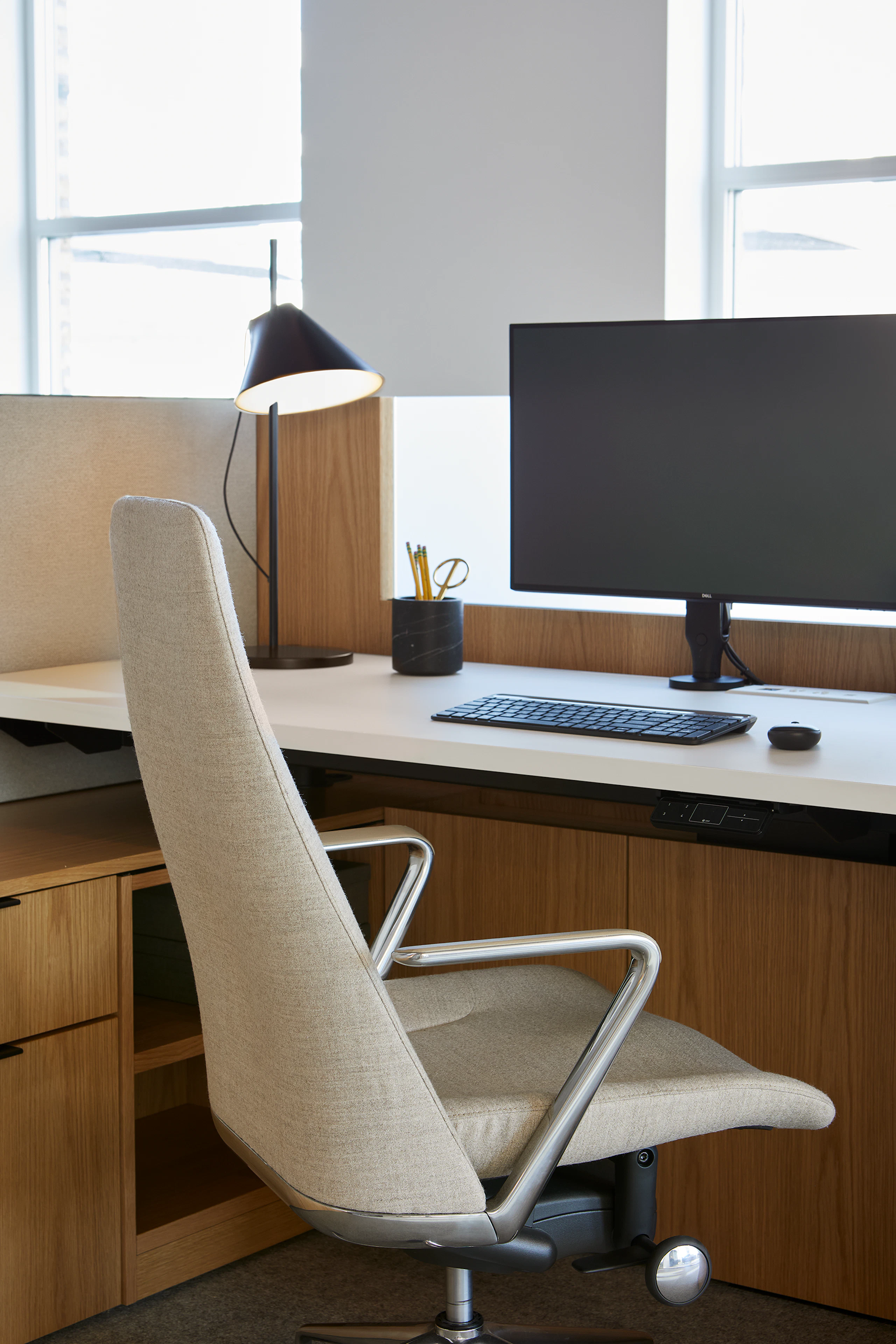 Geiger Showroom at Fulton Market in Chicago, Geiger One workspace with Taper Task Chair.