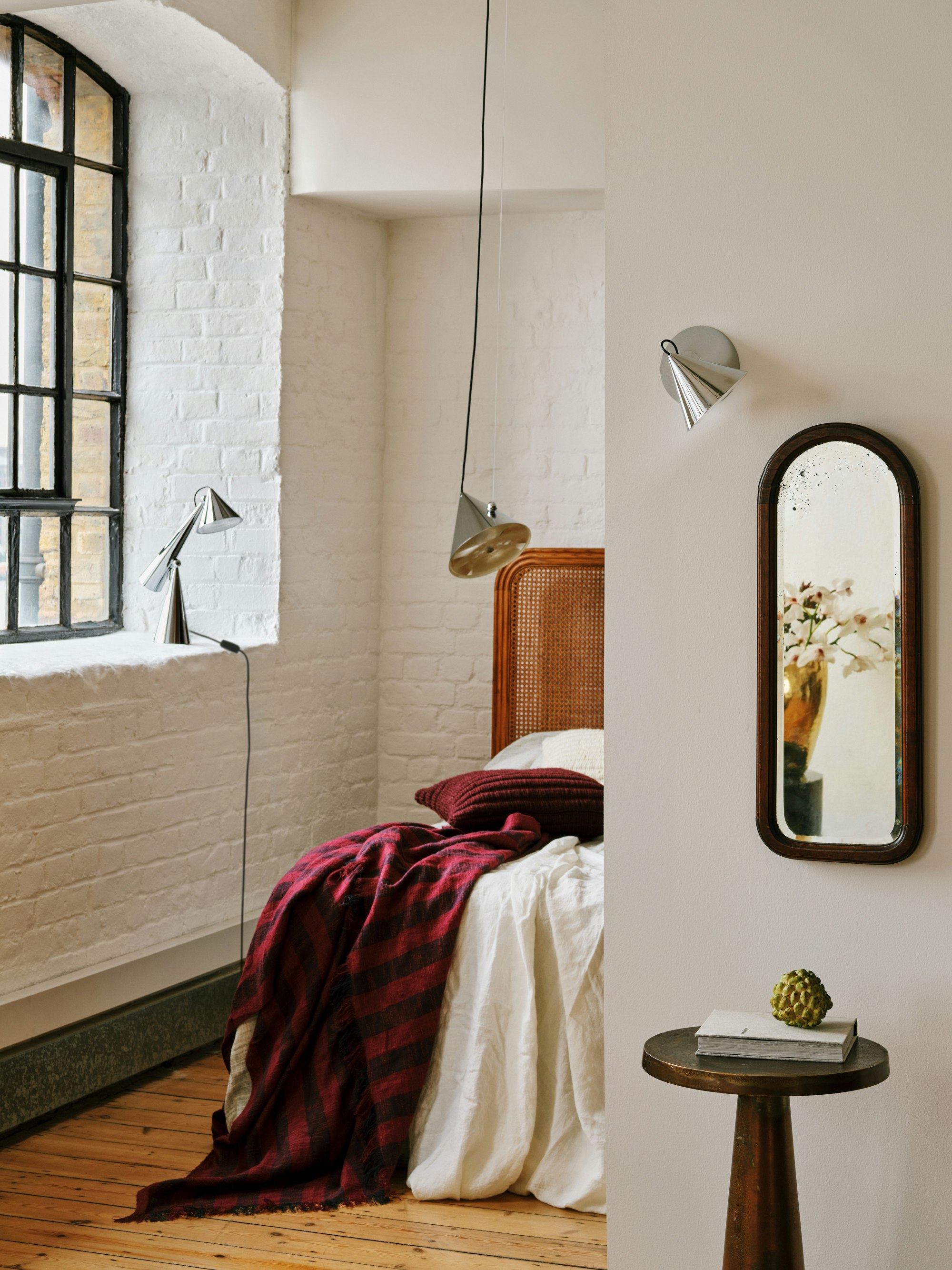 Pose Surface Wall Sconce