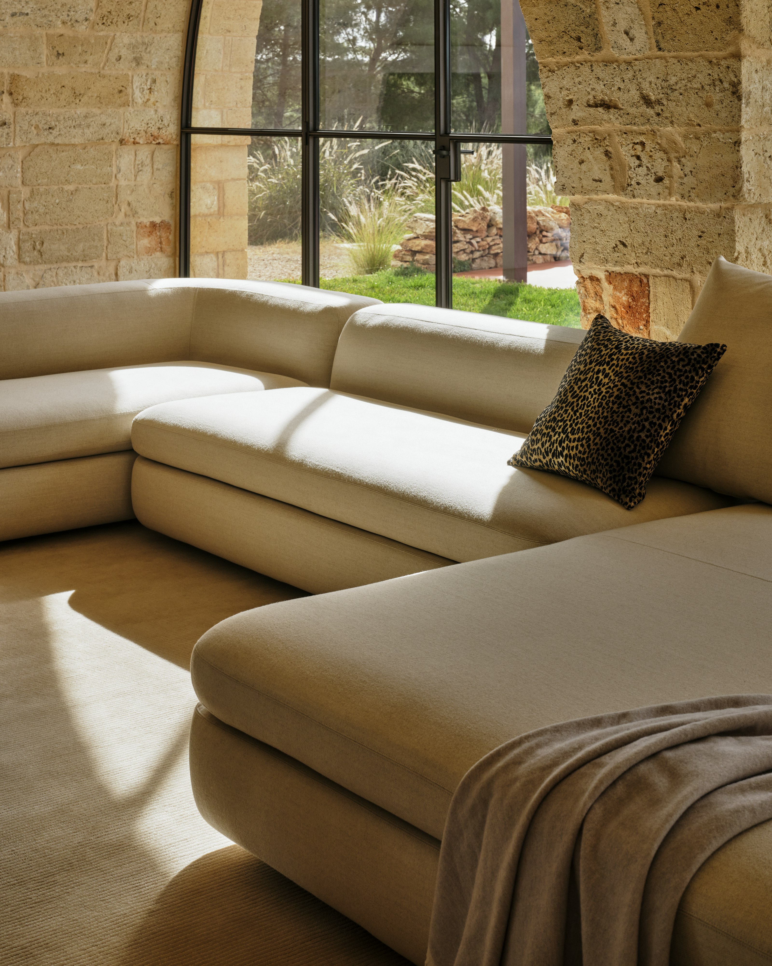 Atlason Americano Asymmetrical Double Chaise Sectional