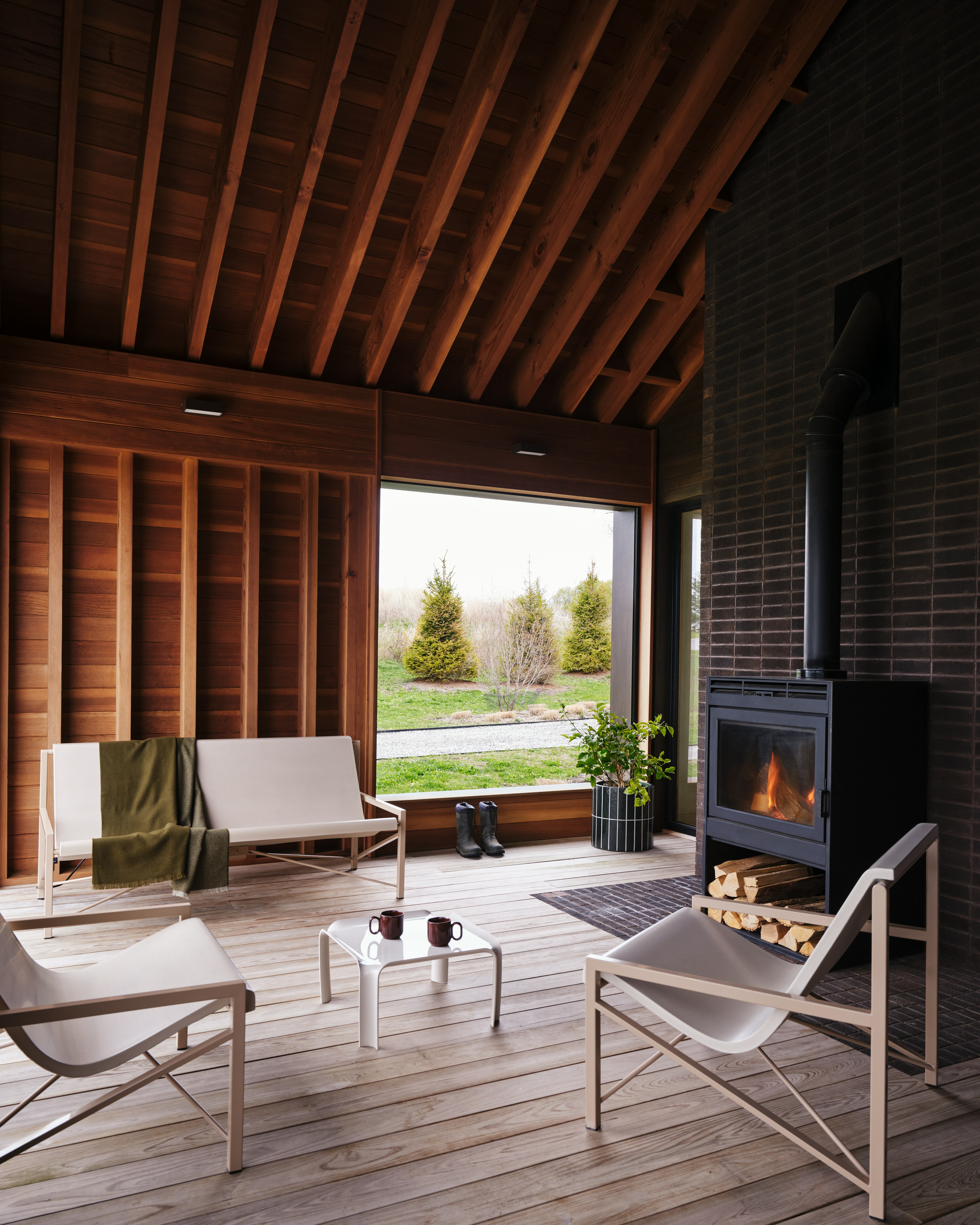 Evia Heated Lounge Chair
