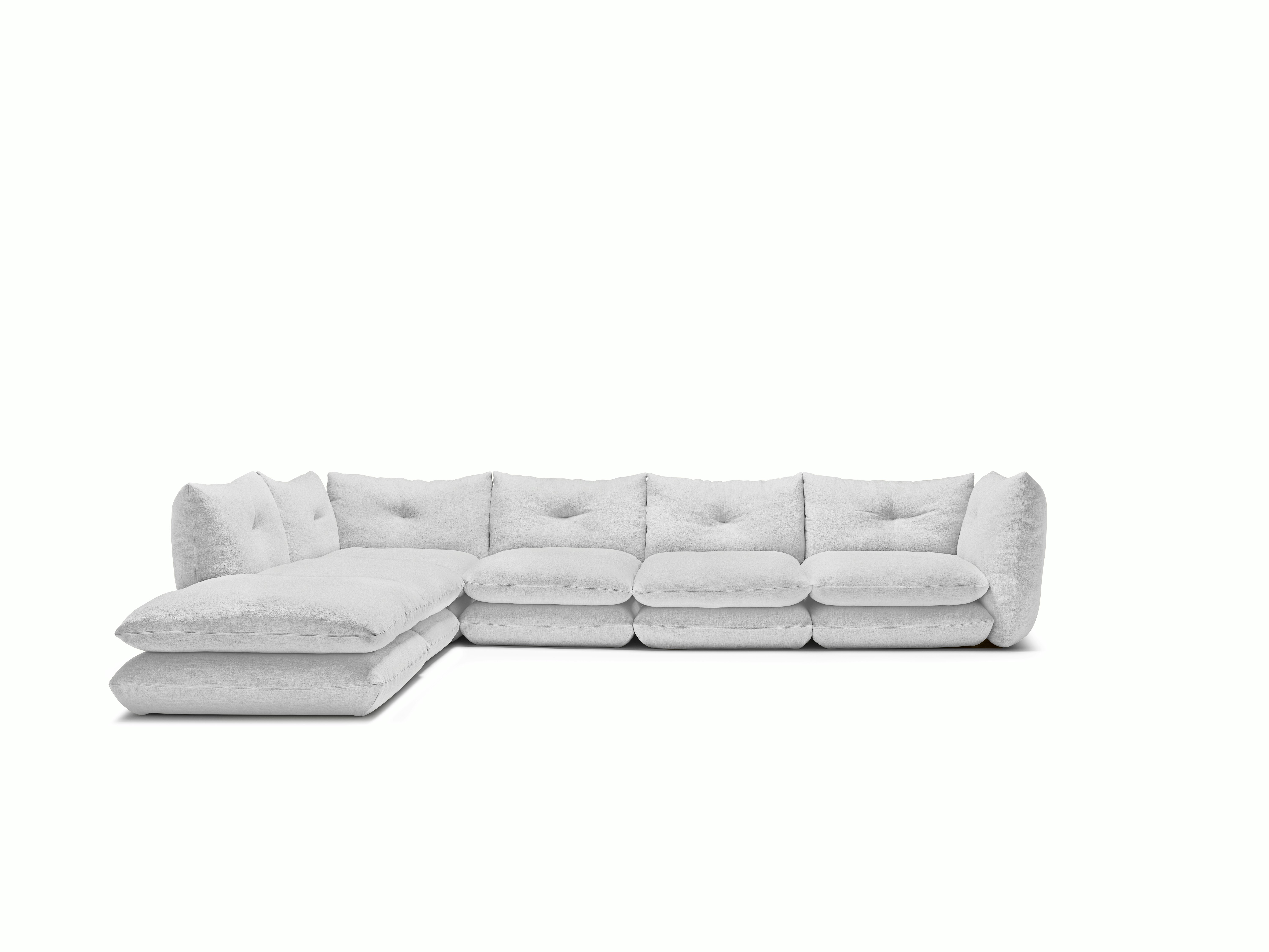 A Perron Pillo Sectional in Winter viewed from the front.